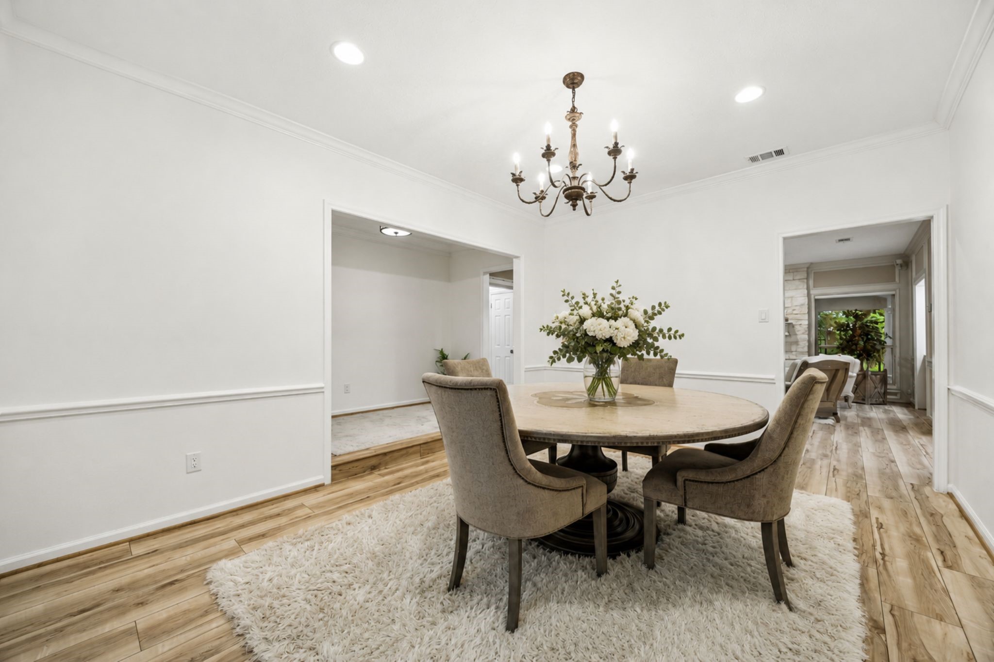 ELEGANT DINING AREA WITH NEUTRAL FINISHES, PERFECT FOR EVERYDAY DINING OR ENTERTAINING. ELEGANT DINING AREA WITH NEUTRAL FINISHES, PERFECT FOR EVERYDAY DINING OR ENTERTAINING.