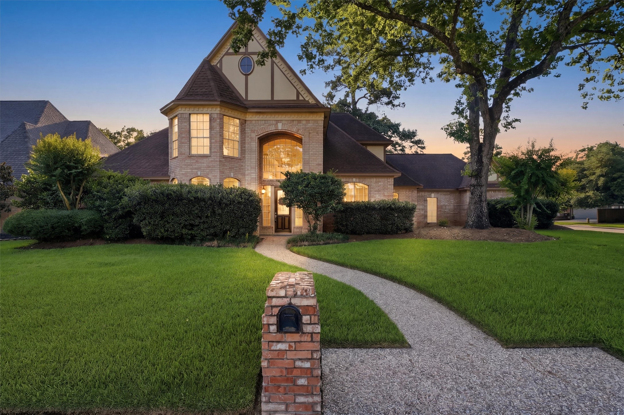 5819 Rocky Brook Drive, Houston, TX 77345 5819 Rocky Brook Drive, Houston, TX 77345