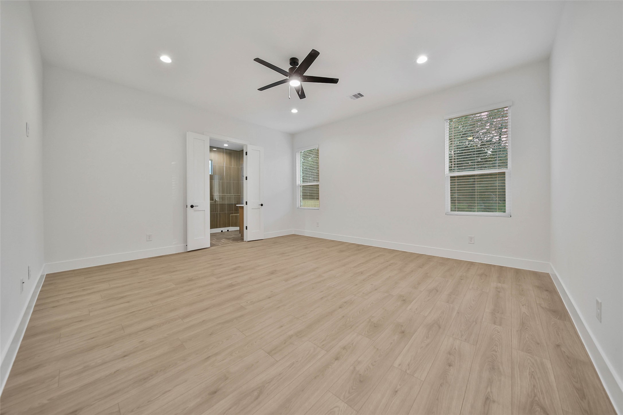 359 Louvenia Court, Pinehurst, TX 77362