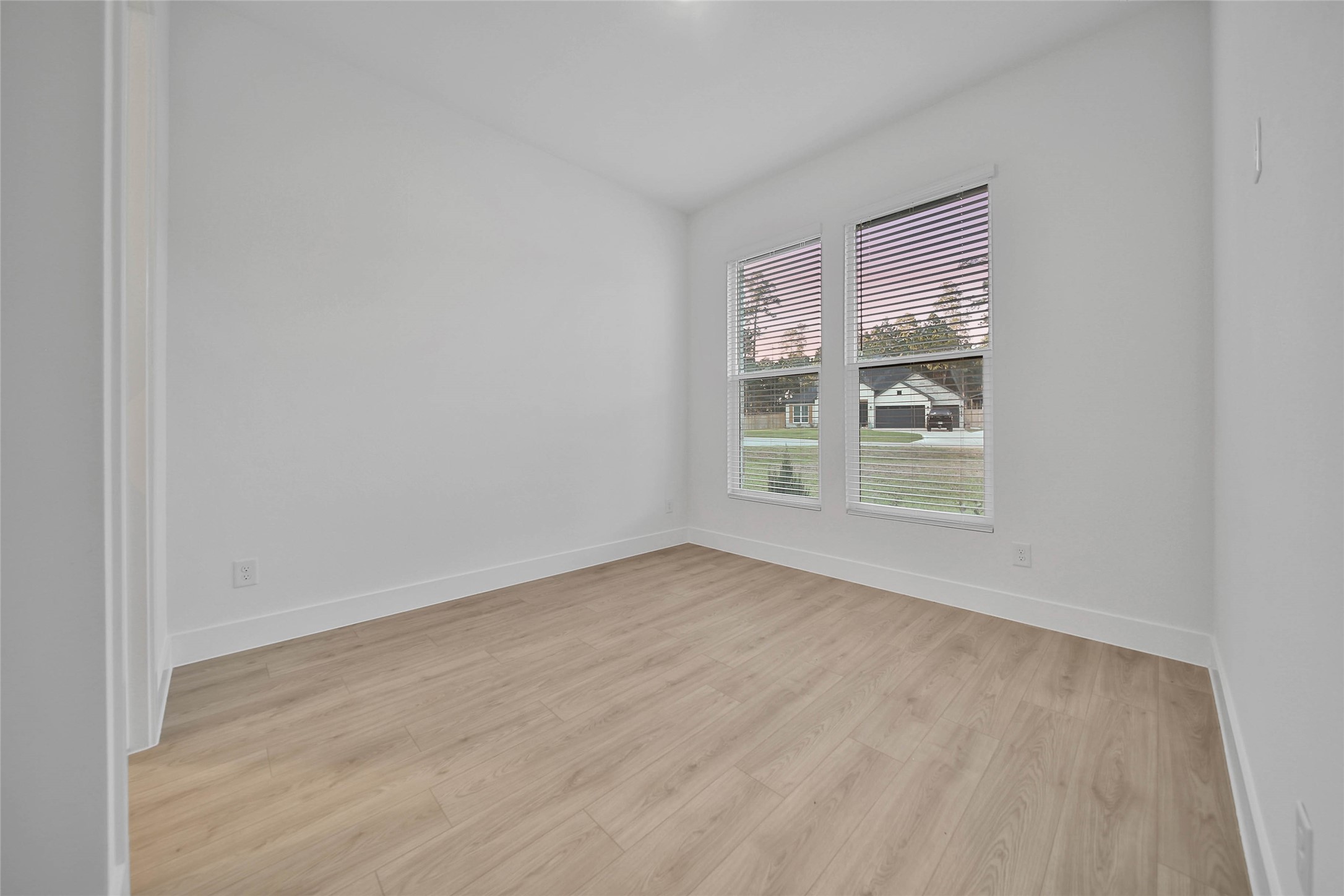 359 Louvenia Court, Pinehurst, TX 77362