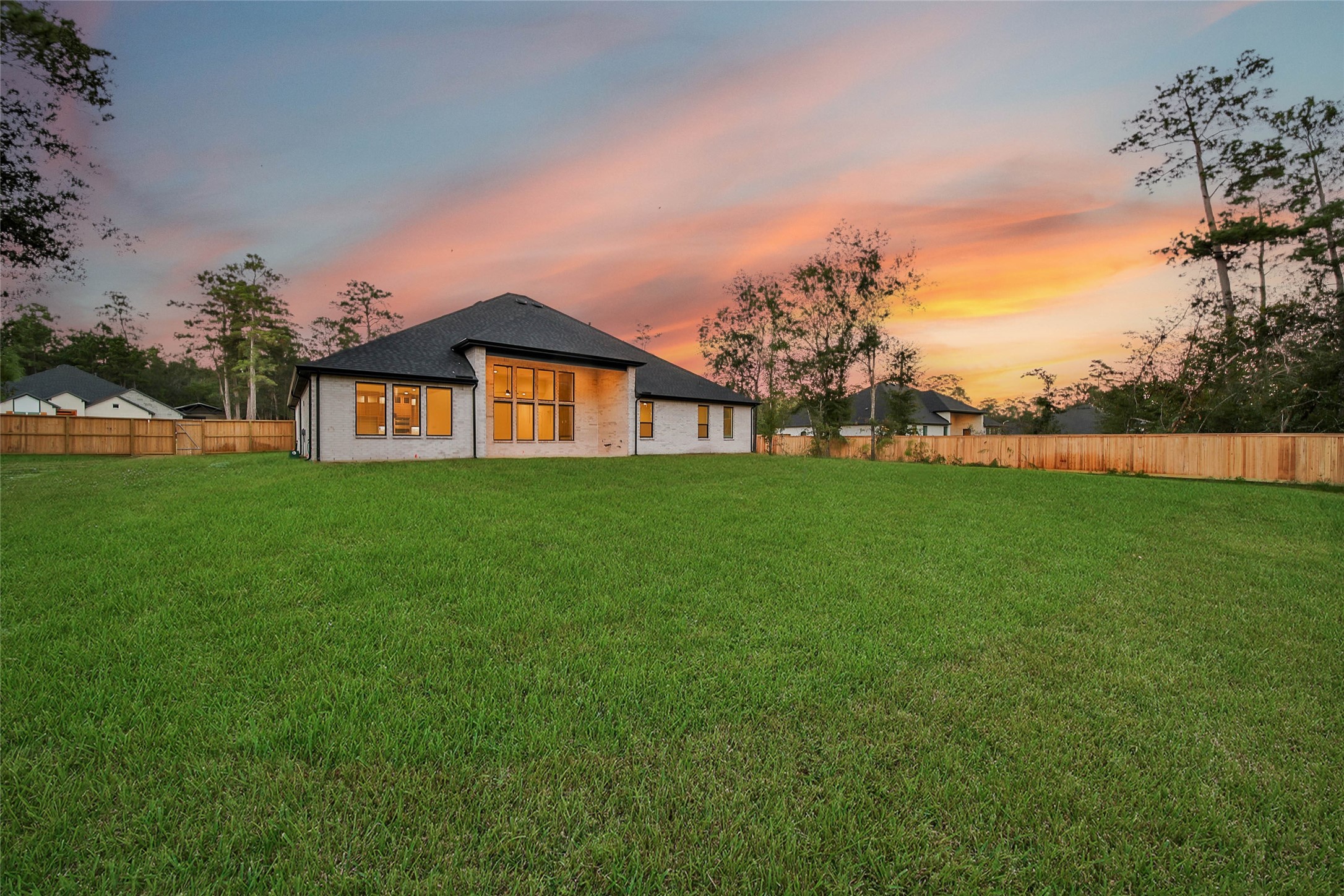 359 Louvenia Court, Pinehurst, TX 77362