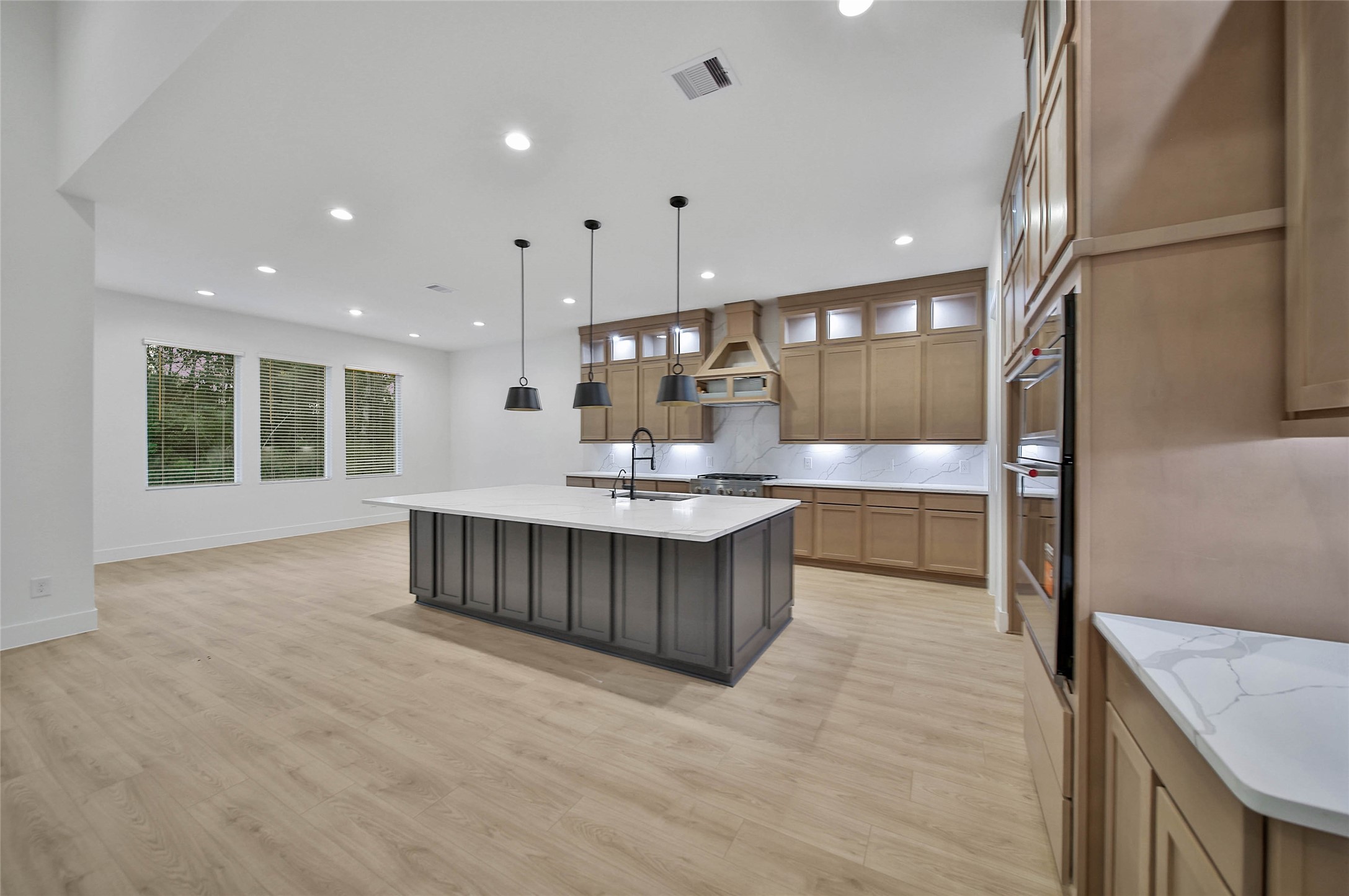 359 Louvenia Court, Pinehurst, TX 77362