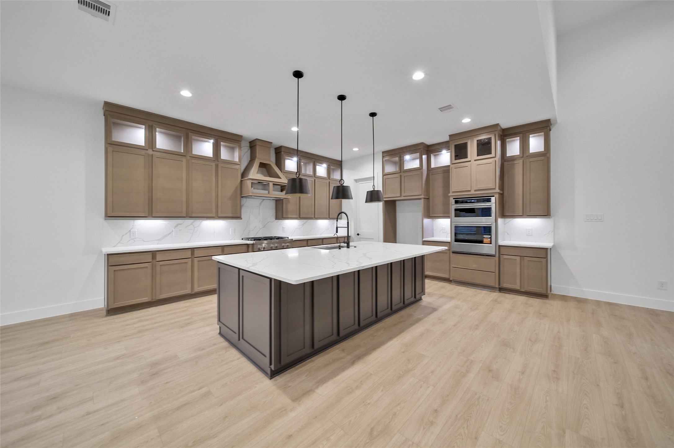 359 Louvenia Court, Pinehurst, TX 77362