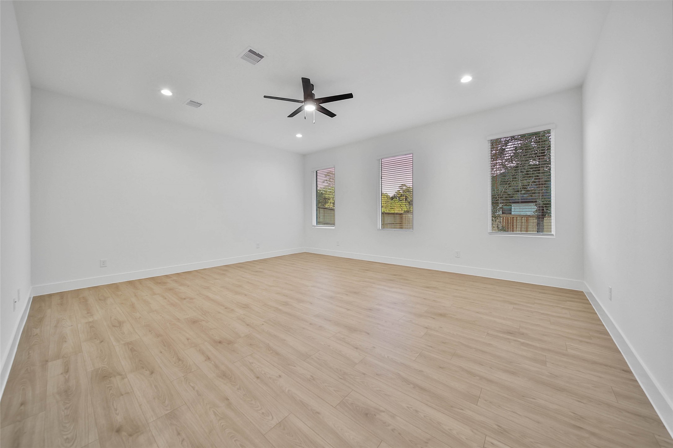 359 Louvenia Court, Pinehurst, TX 77362