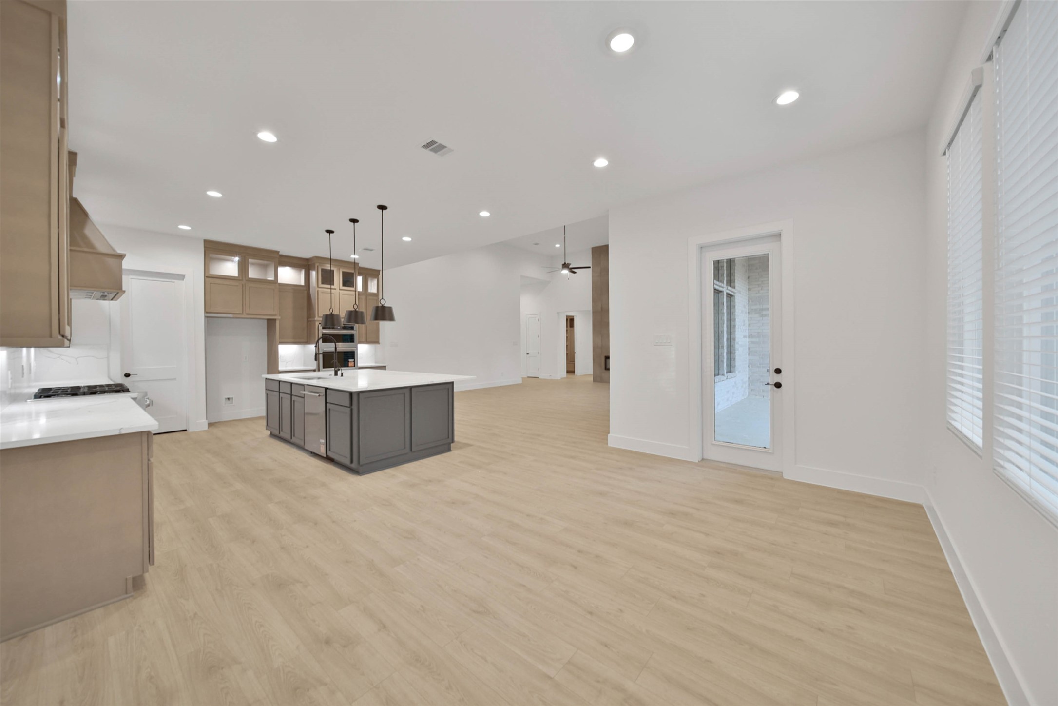 359 Louvenia Court, Pinehurst, TX 77362