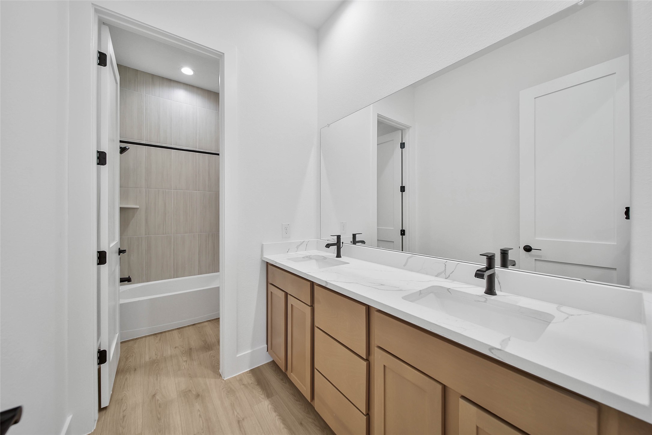 359 Louvenia Court, Pinehurst, TX 77362