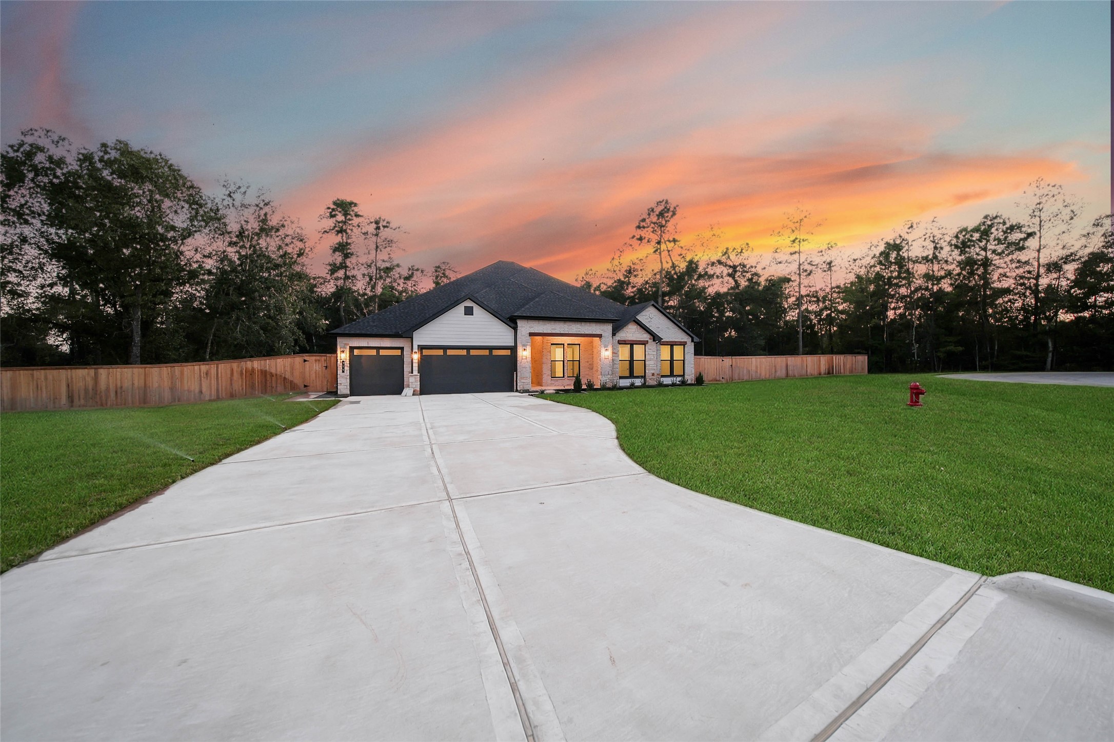 359 Louvenia Court, Pinehurst, TX 77362
