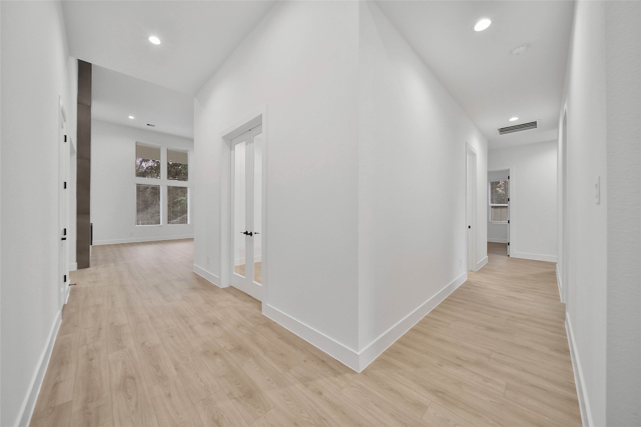 359 Louvenia Court, Pinehurst, TX 77362
