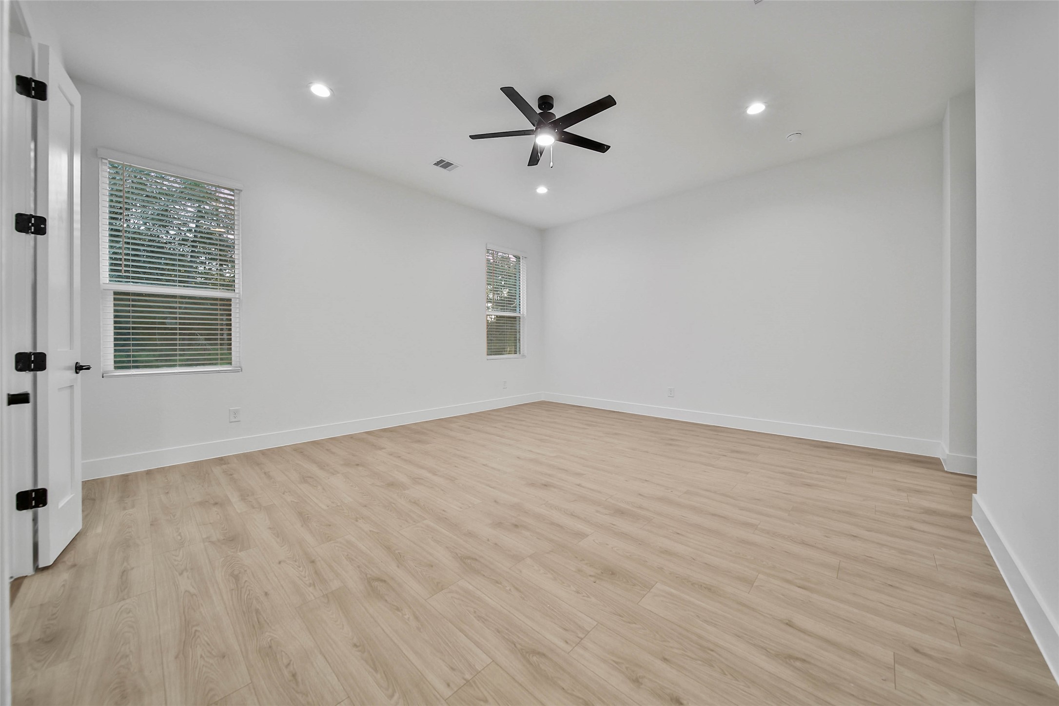359 Louvenia Court, Pinehurst, TX 77362