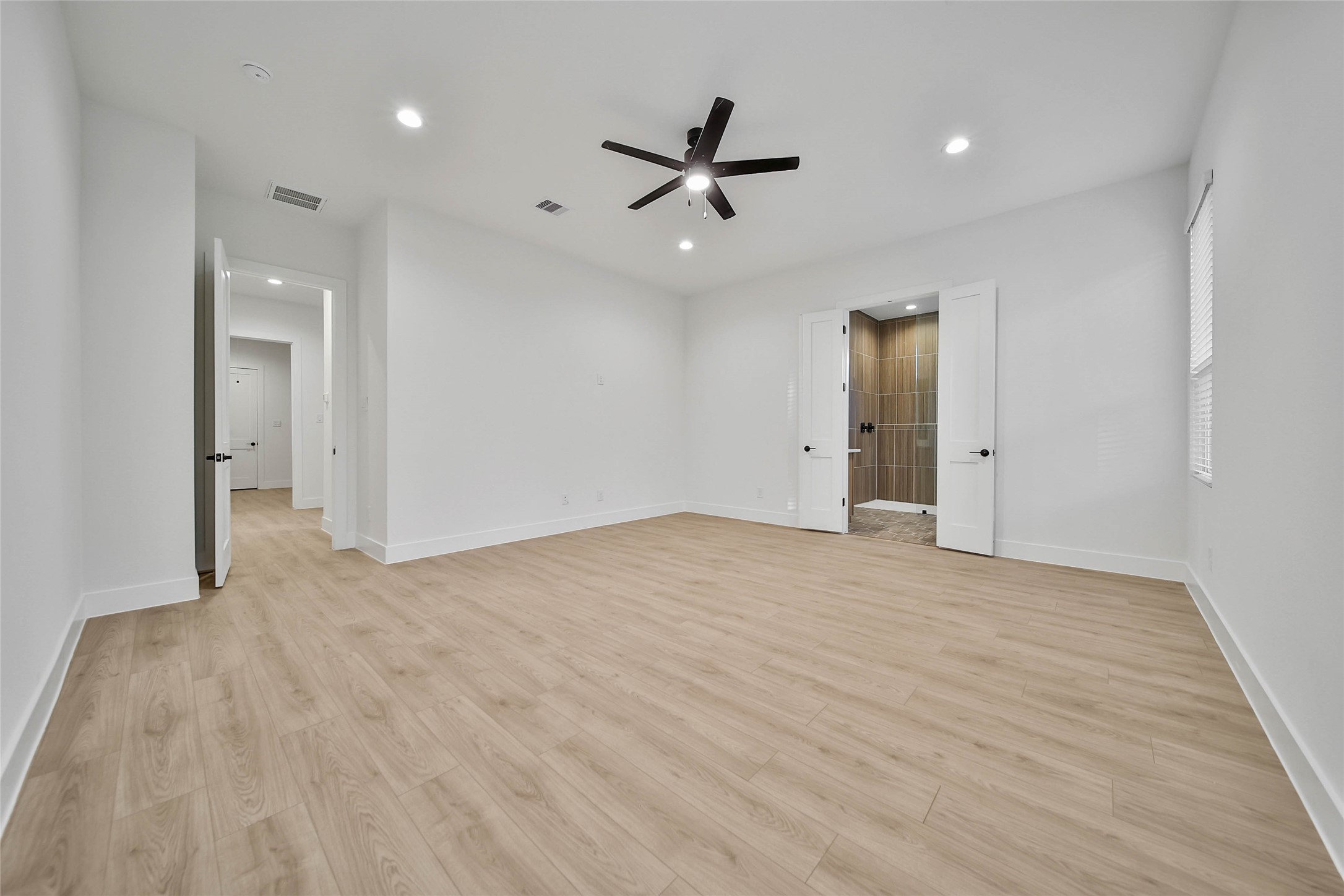 359 Louvenia Court, Pinehurst, TX 77362