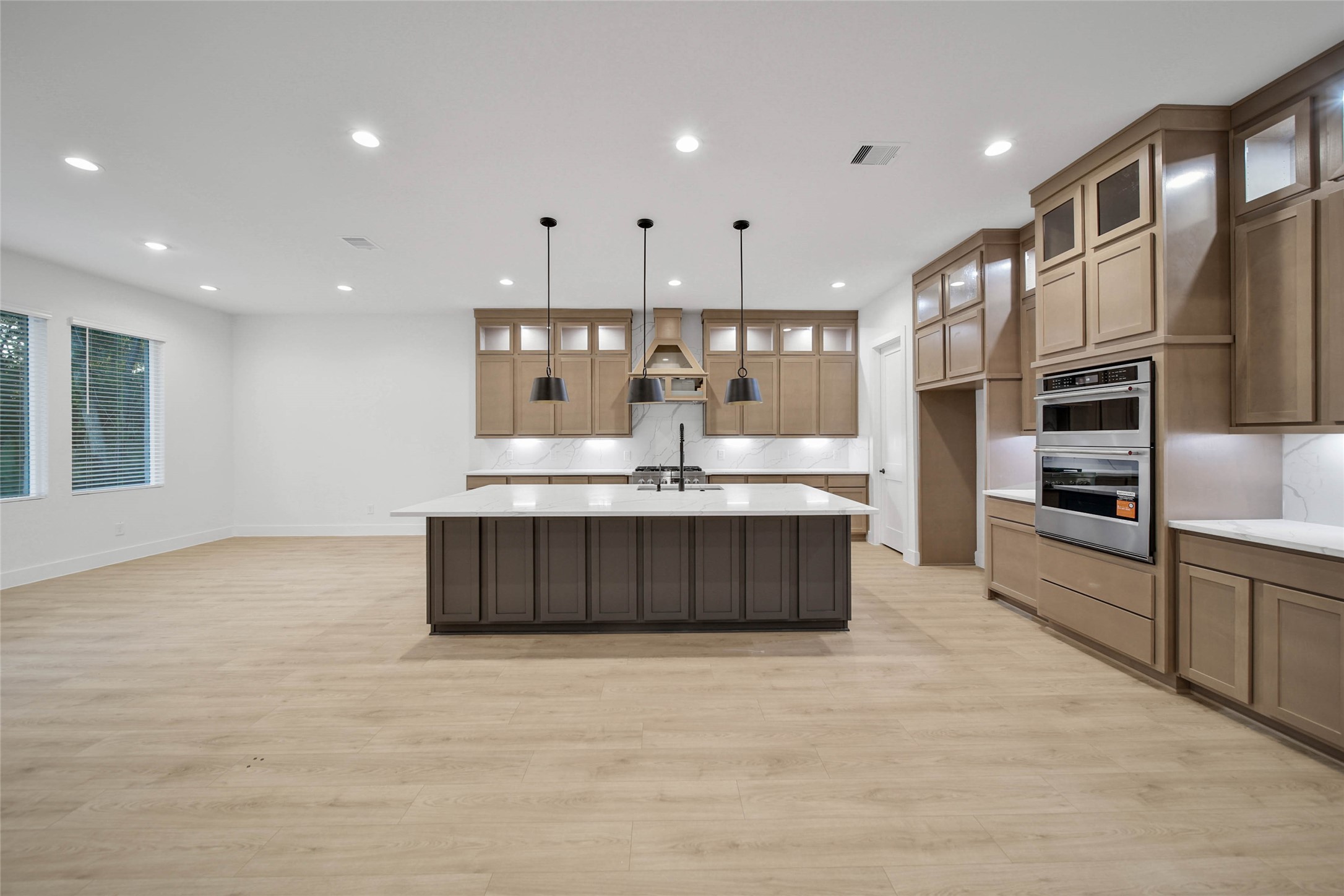 359 Louvenia Court, Pinehurst, TX 77362