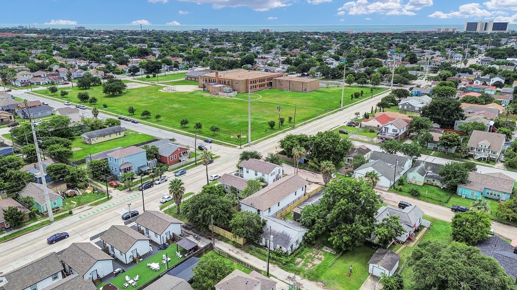 5306 Avenue M 1/2, Galveston, TX 77551