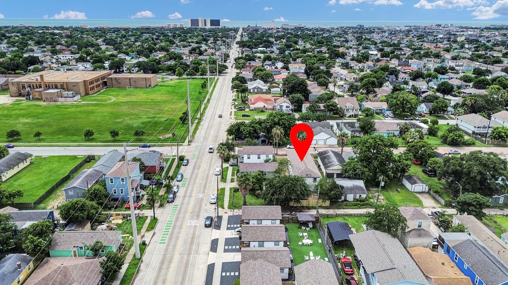 5306 Avenue M 1/2, Galveston, TX 77551