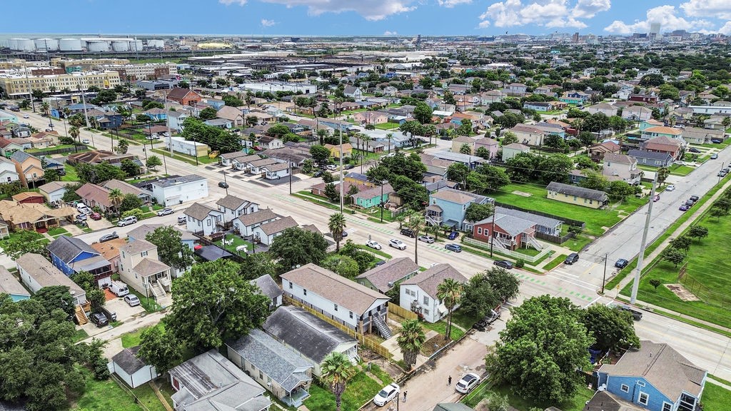 5306 Avenue M 1/2, Galveston, TX 77551
