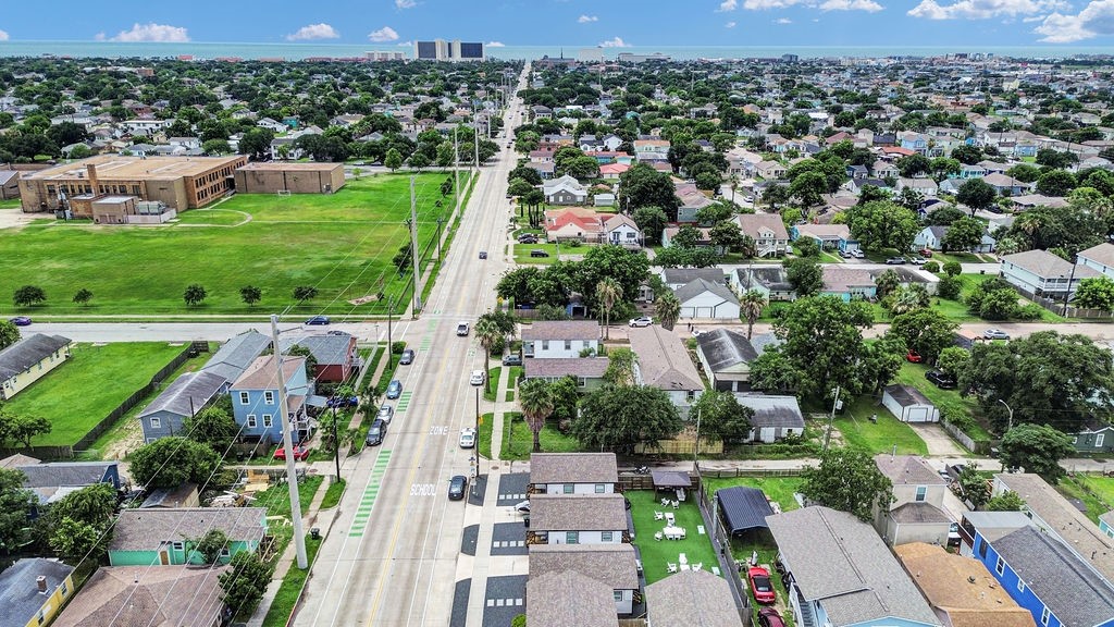 5306 Avenue M 1/2, Galveston, TX 77551