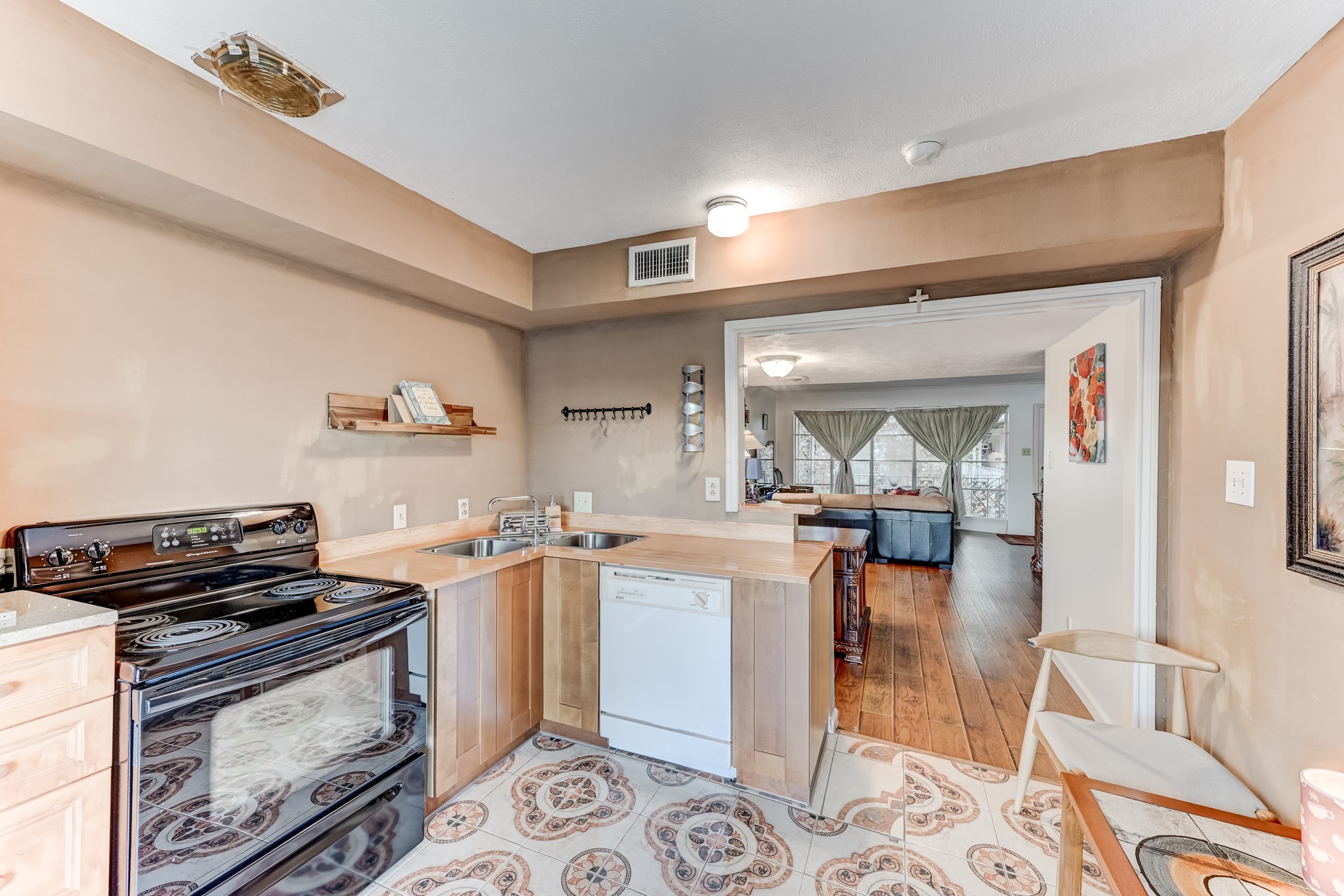 2727 Briarhurst Drive, #25, Houston, TX 77057