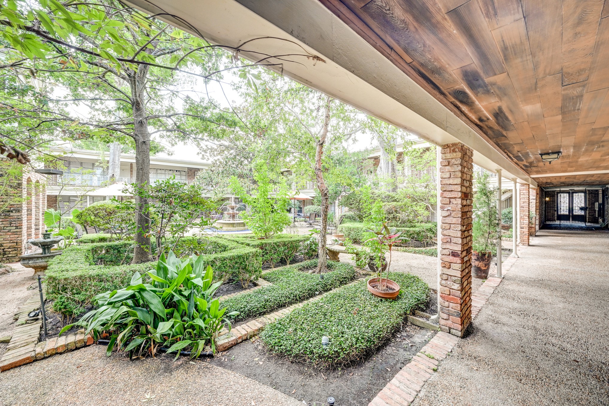 2727 Briarhurst Drive, #25, Houston, TX 77057