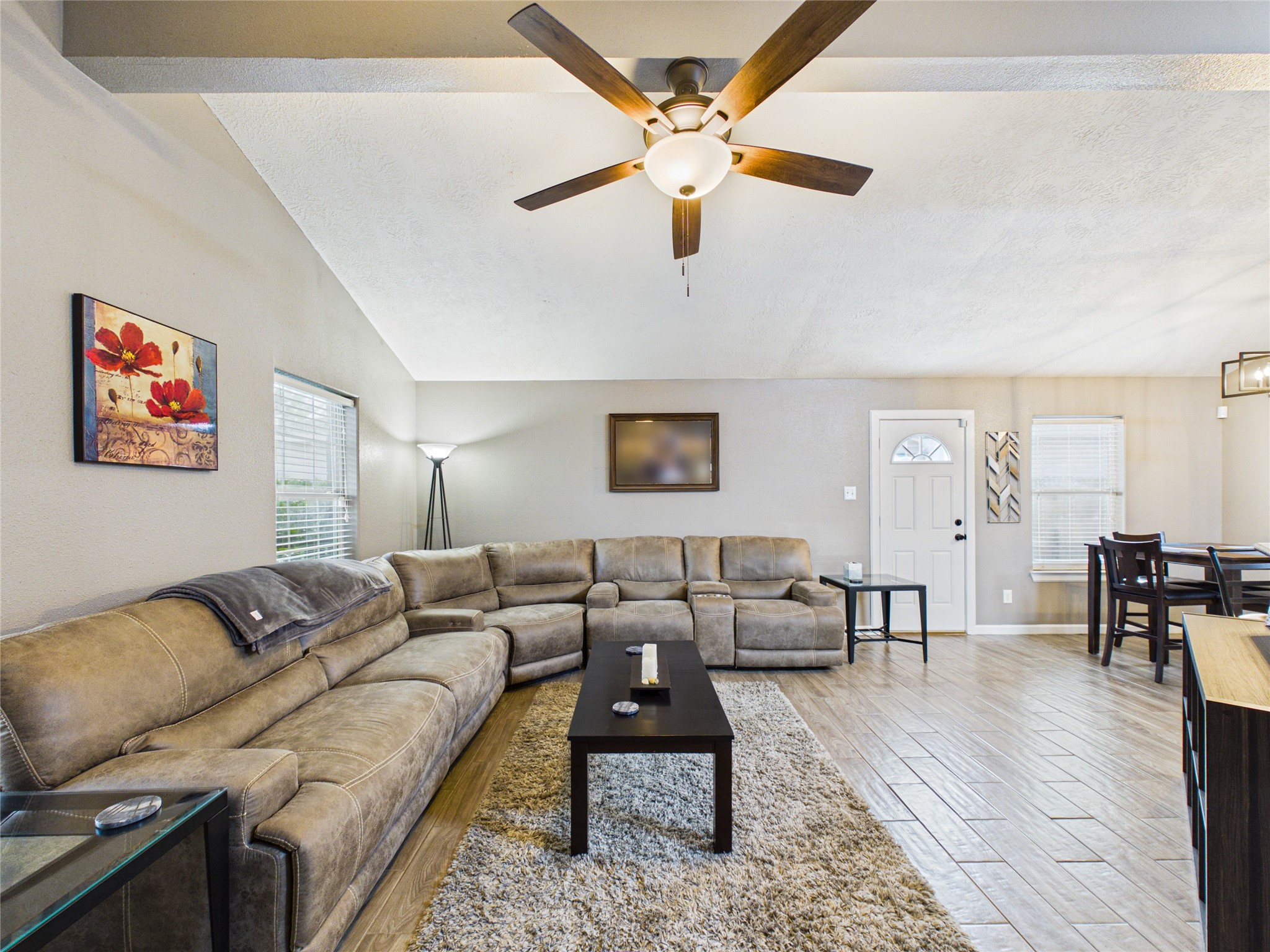 Entering the home, you're greeted with a spacious living. Entering the home, you're greeted with a spacious living.