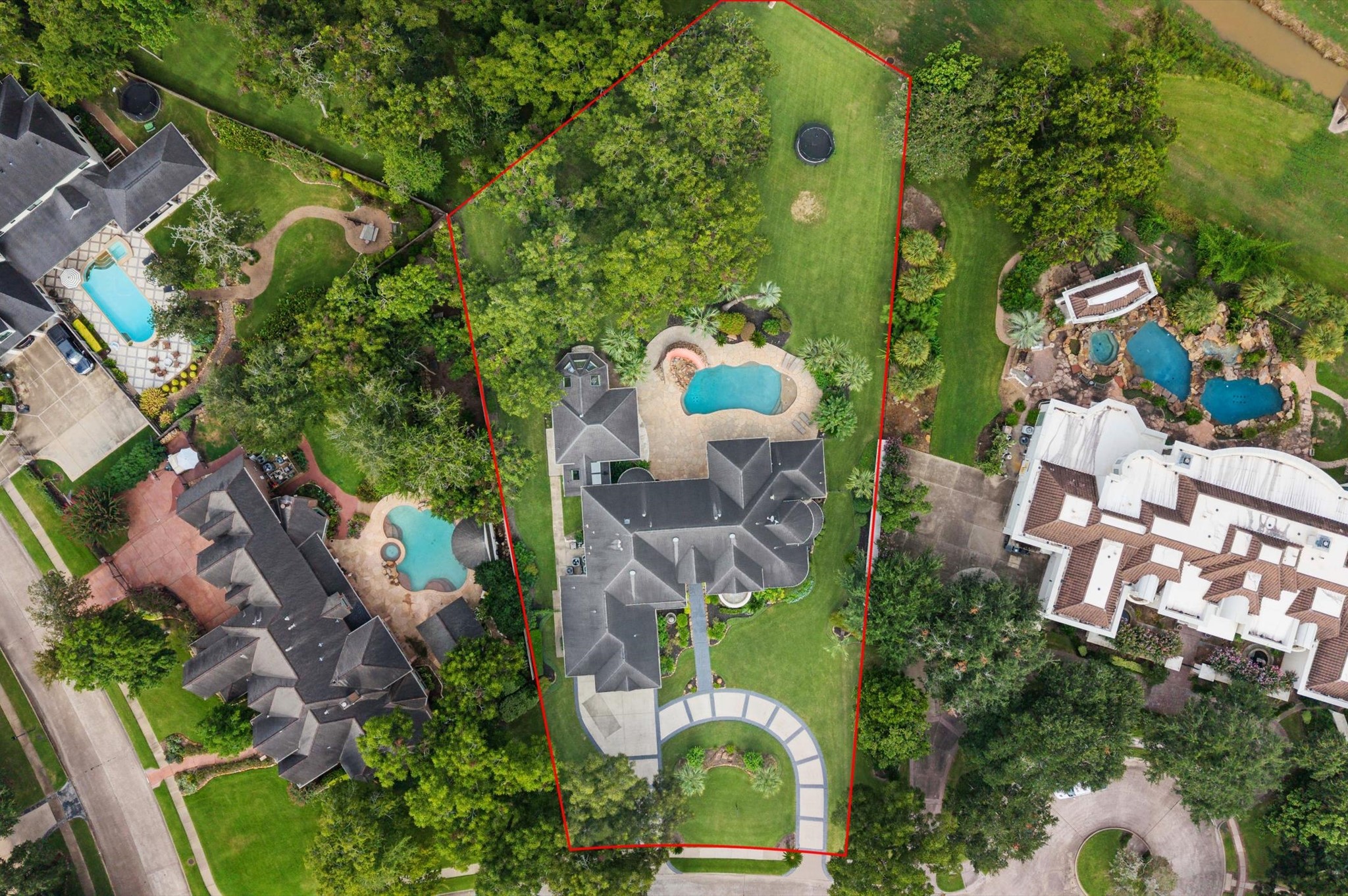 An aerial view of 1830 Forest Gate Circle.