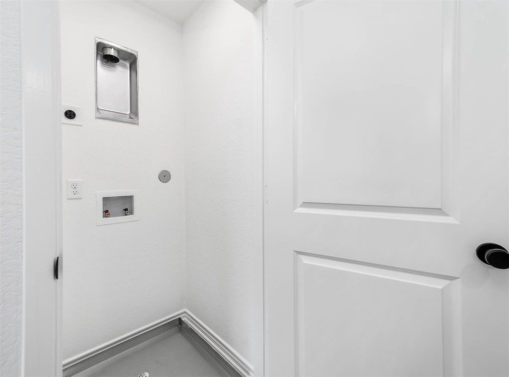 Washer, dryer can be included.