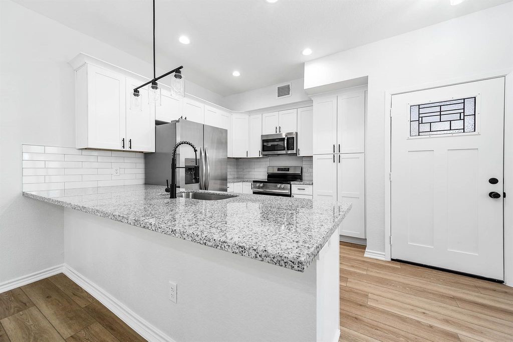 2018 Hampton A Street, #A, Houston, TX 77088