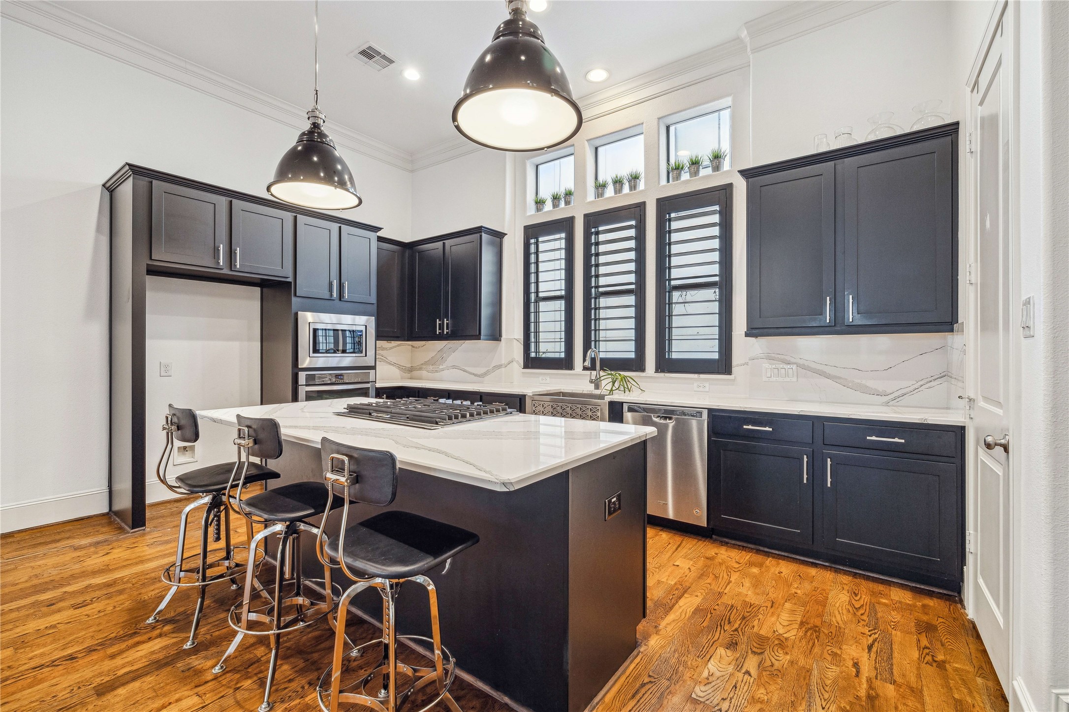 1839 Dart Street, Houston, TX 77007