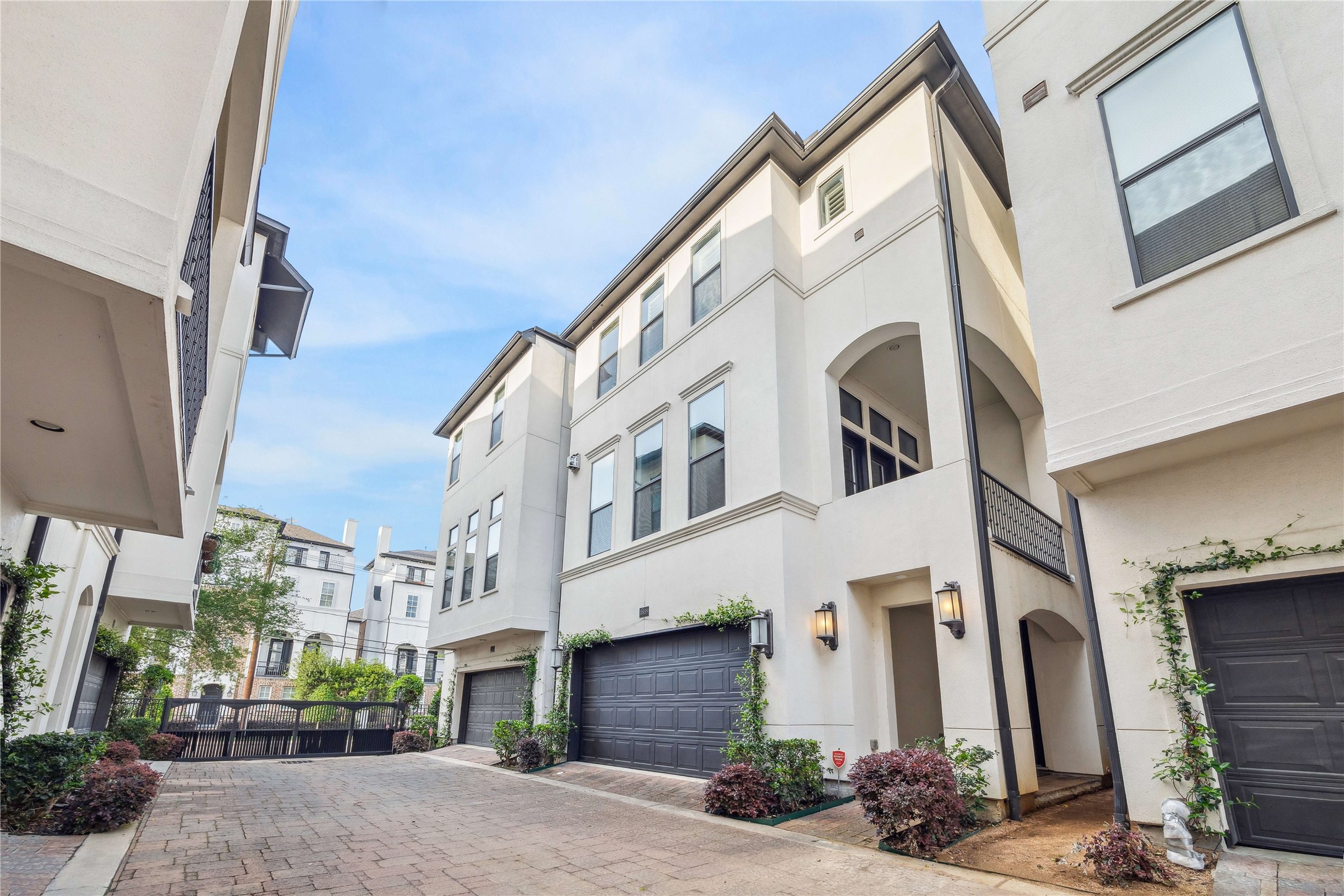 1839 Dart Street, Houston, TX 77007 1839 Dart Street, Houston, TX 77007