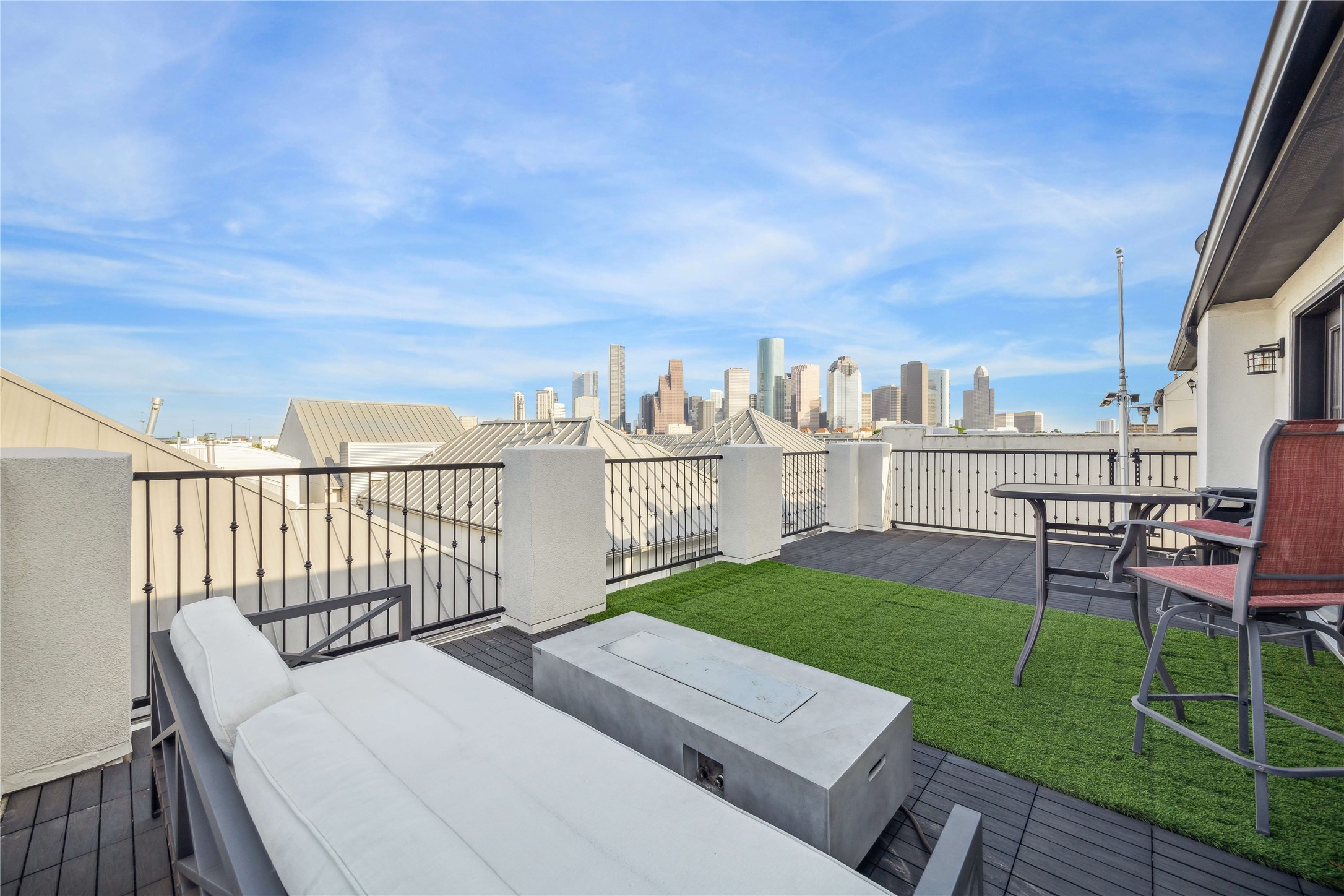 1839 Dart Street, Houston, TX 77007