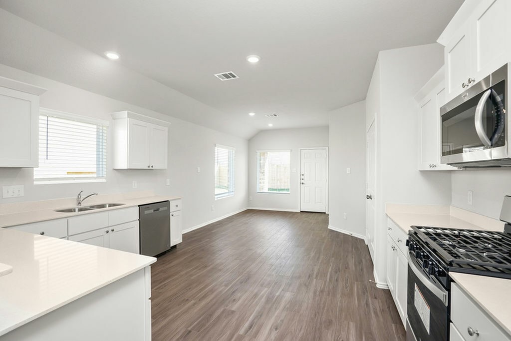 Photos may be representative of the floor plan and not the exact home. Finishes, layout, and features of the actual property for lease may vary. Photos may be representative of the floor plan and not the exact home. Finishes, layout, and features of the actual property for lease may vary.