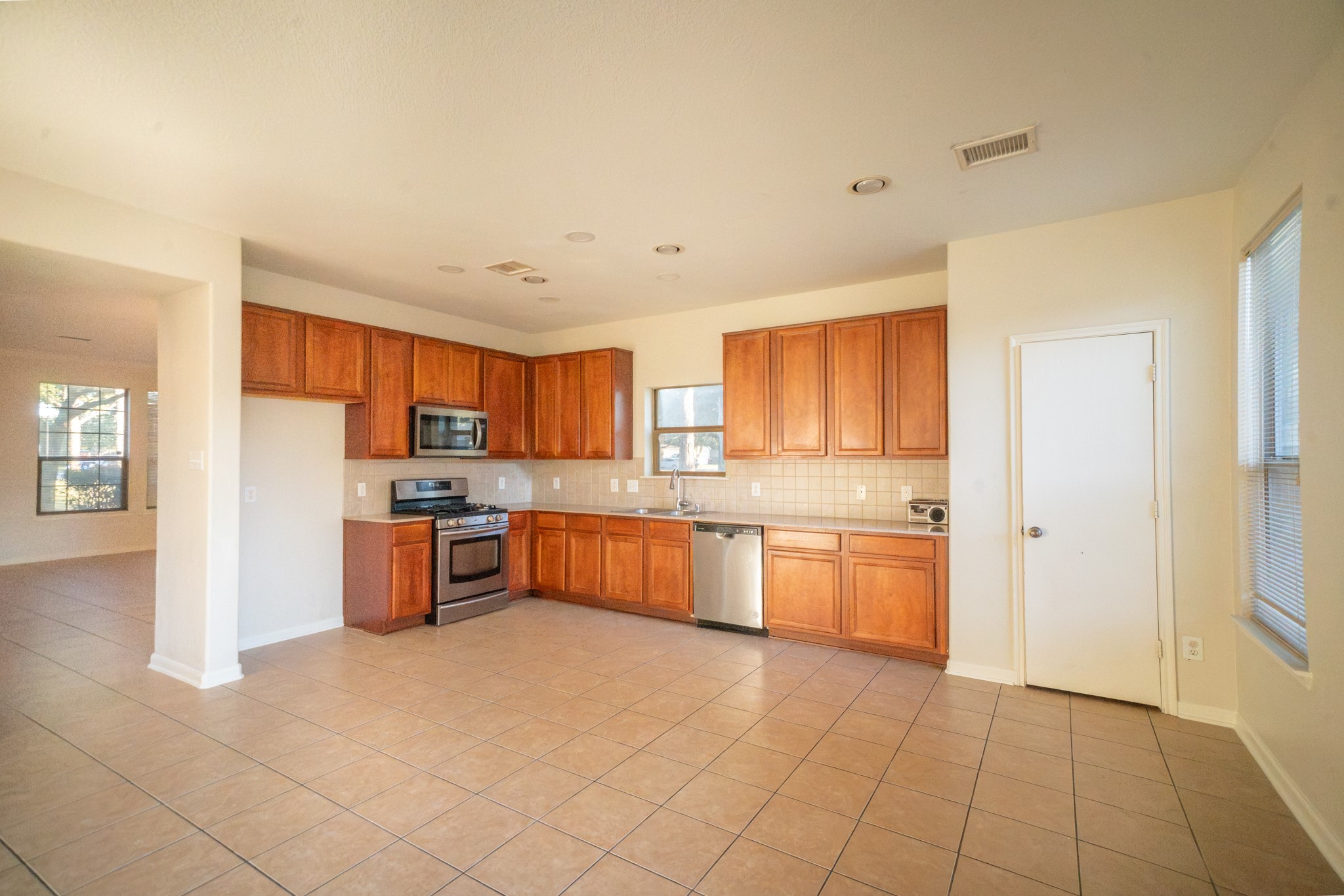 6903 Oleander Grove Way, Houston, TX 77049