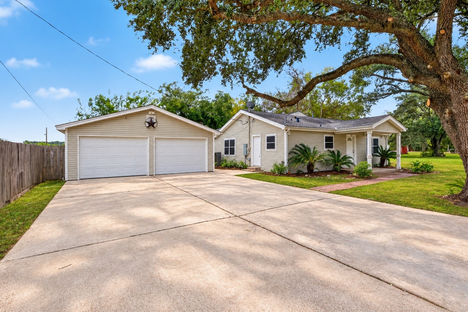 4701 Cherry Street, Santa Fe, TX 77517