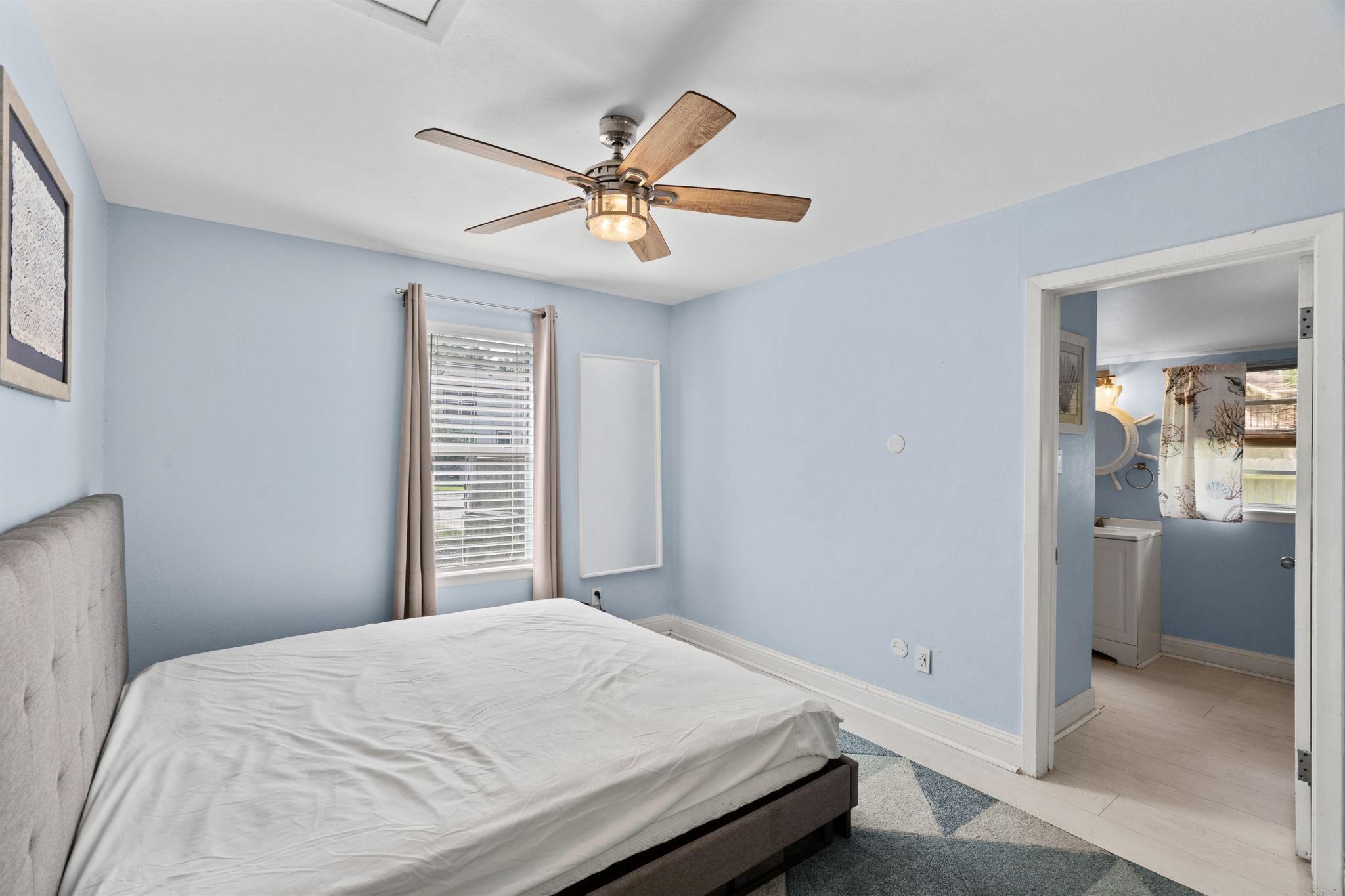 3915 W Estes Drive Drive, Bacliff, TX 77518