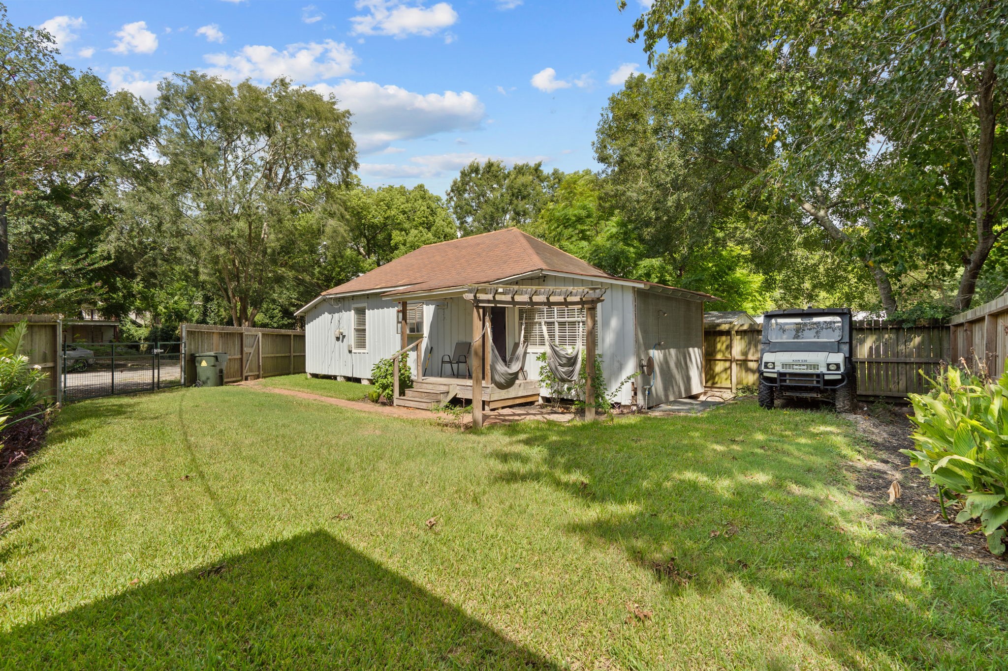 3915 W Estes Drive Drive, Bacliff, TX 77518