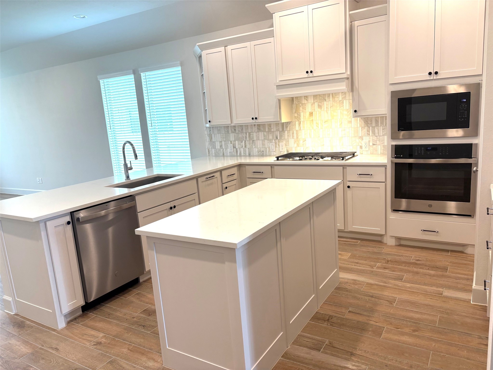 42726 Loma Vista Court, Magnolia, TX 77354