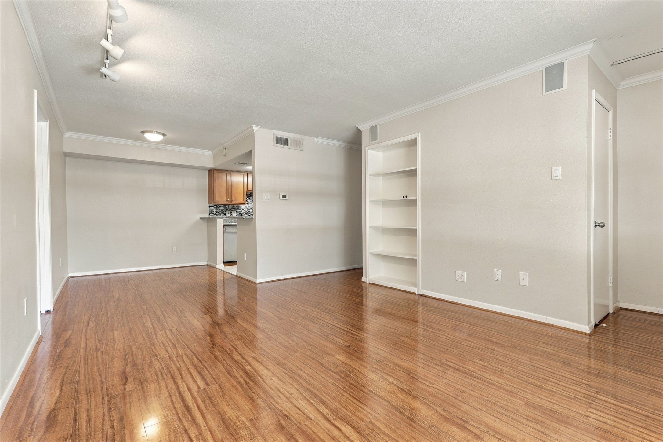 2250 Bering Drive, #80, Houston, TX 77057 2250 Bering Drive, #80, Houston, TX 77057