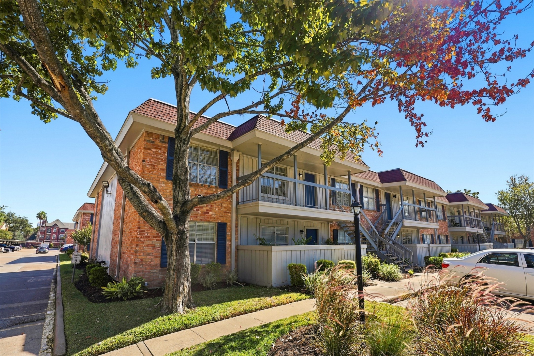 2250 Bering Drive, #80, Houston, TX 77057