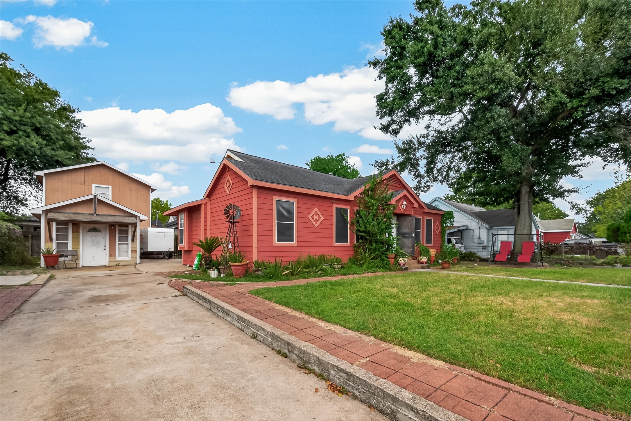 811 Canadian Street, Houston, TX 77009 811 Canadian Street, Houston, TX 77009