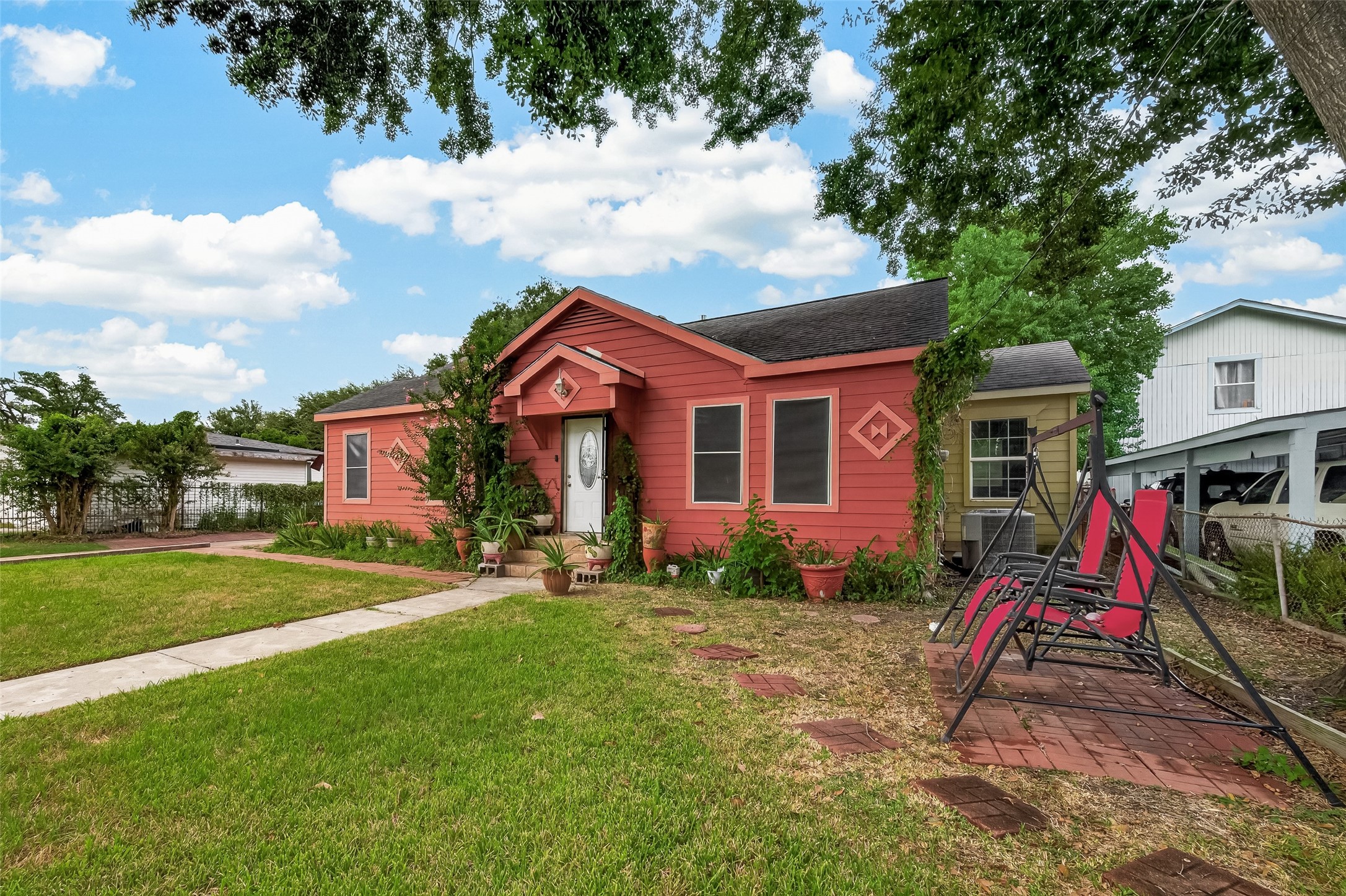 811 Canadian Street, Houston, TX 77009 811 Canadian Street, Houston, TX 77009