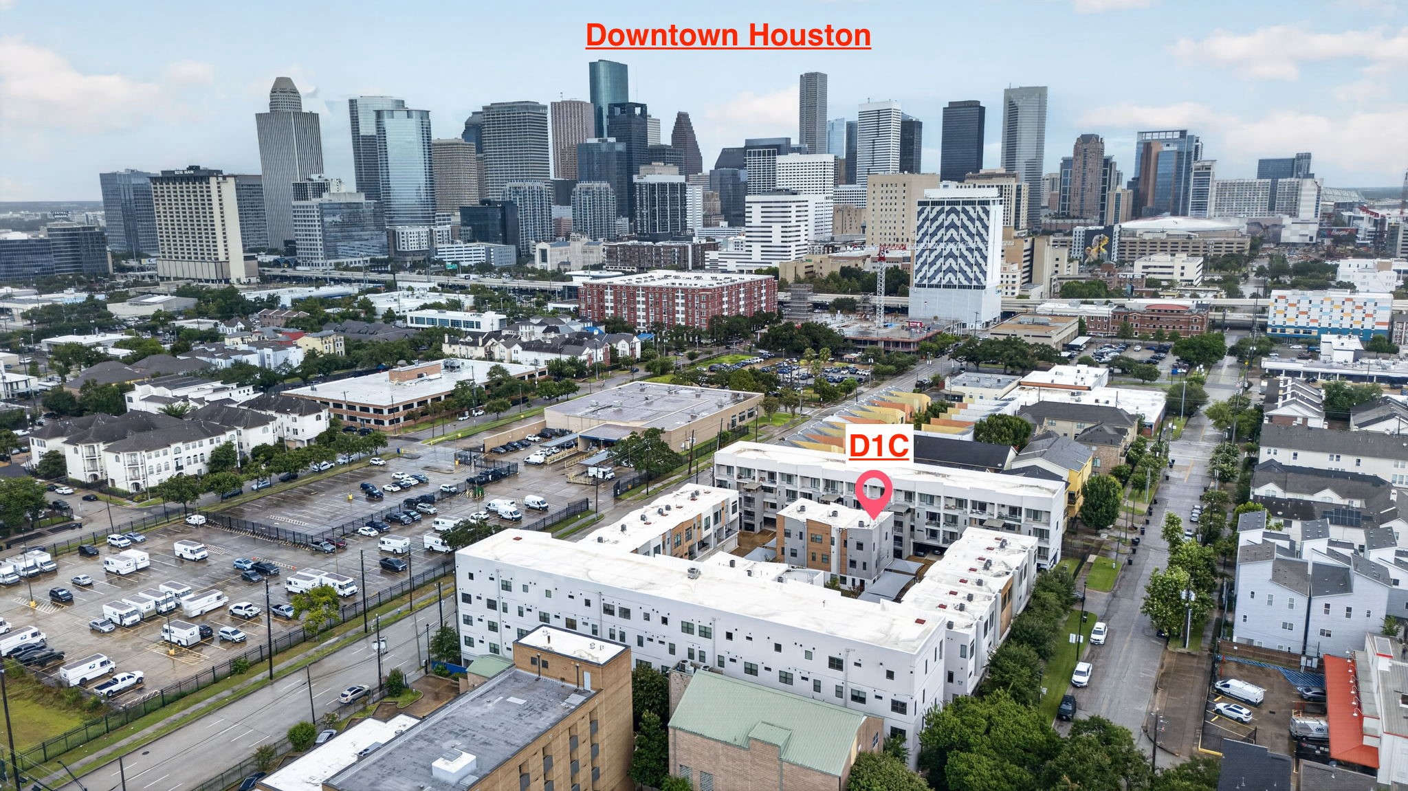 It is <1 mile from Downtown, Toyota Center, Midtown Park; <5 mi from Med Center; <8 mi from Galleria