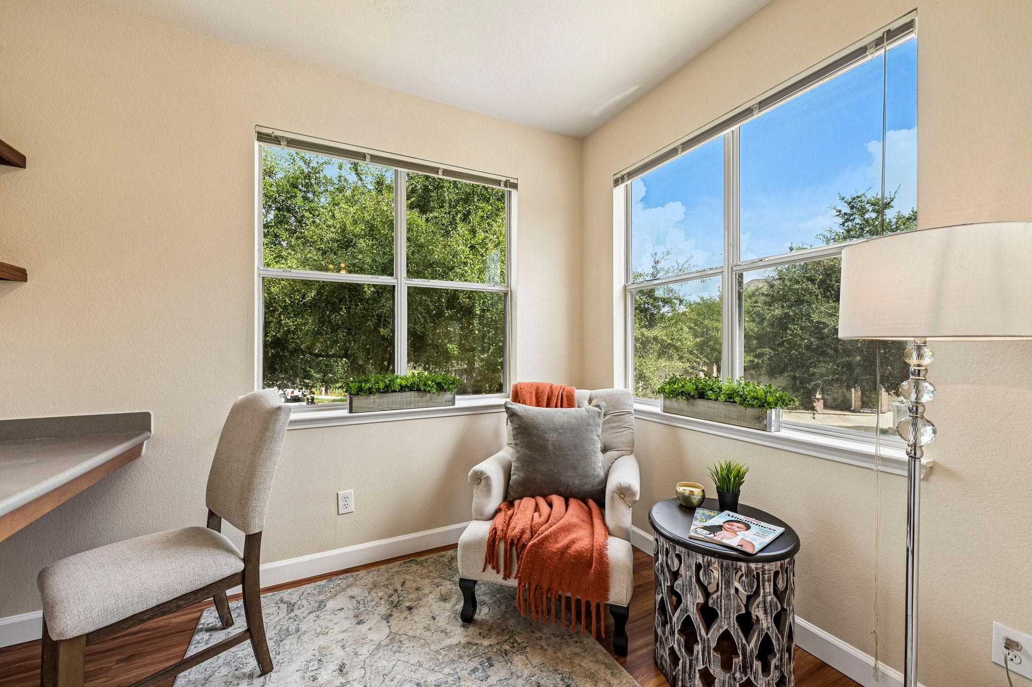 Office / workstation / reading corner off of the kitchen