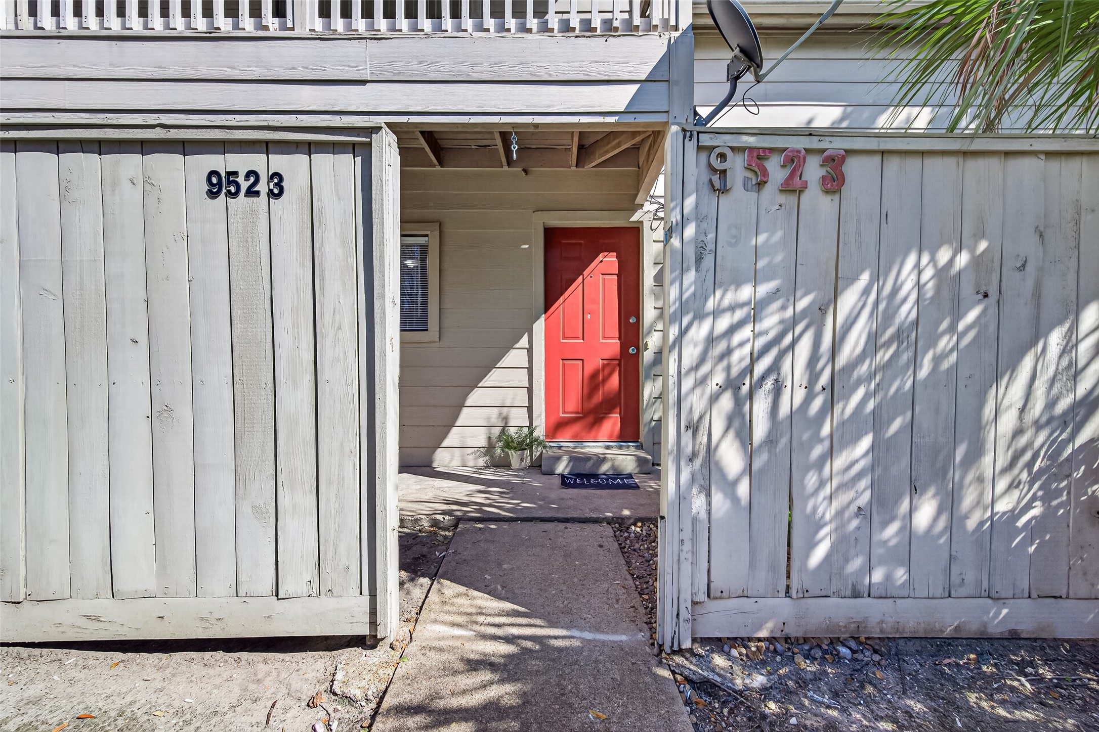 Entrance to the front porch.