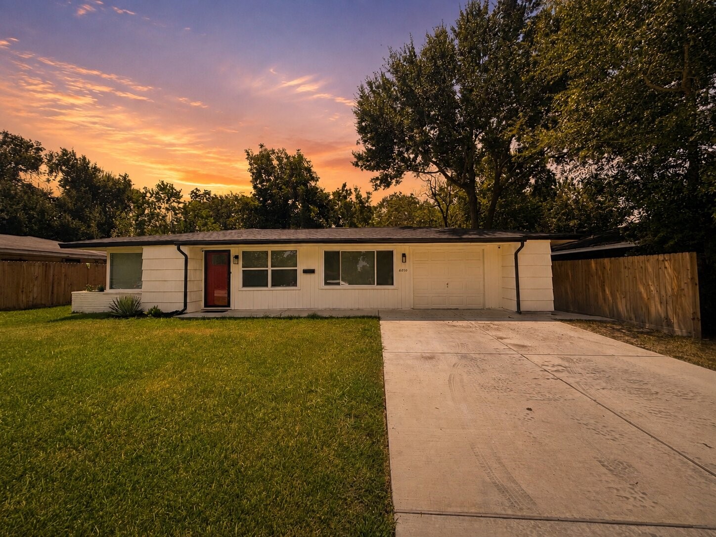 6010 Ridgeway Drive, Houston, TX 77033