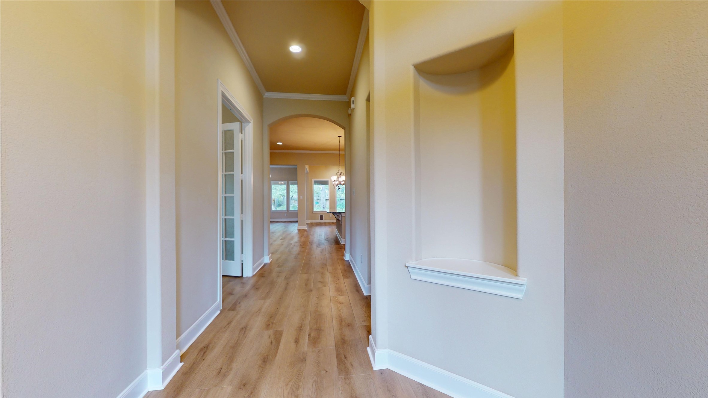 Niche in foyer