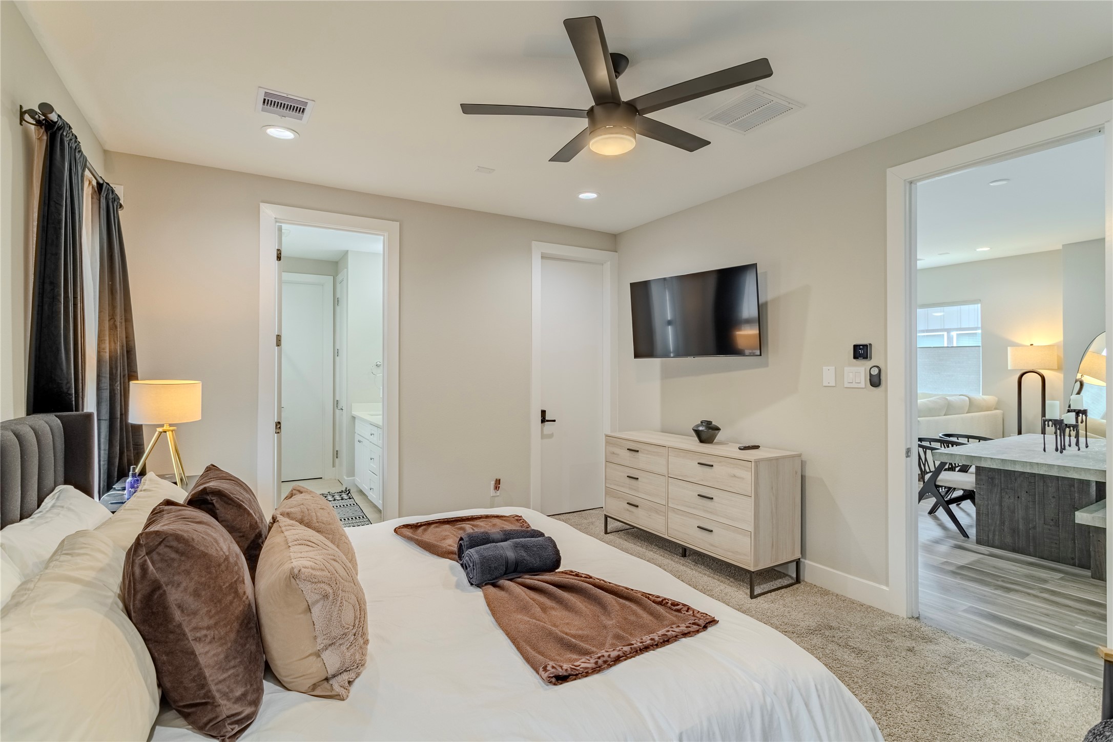 240 N Julia Street, #D, Houston, TX 77022