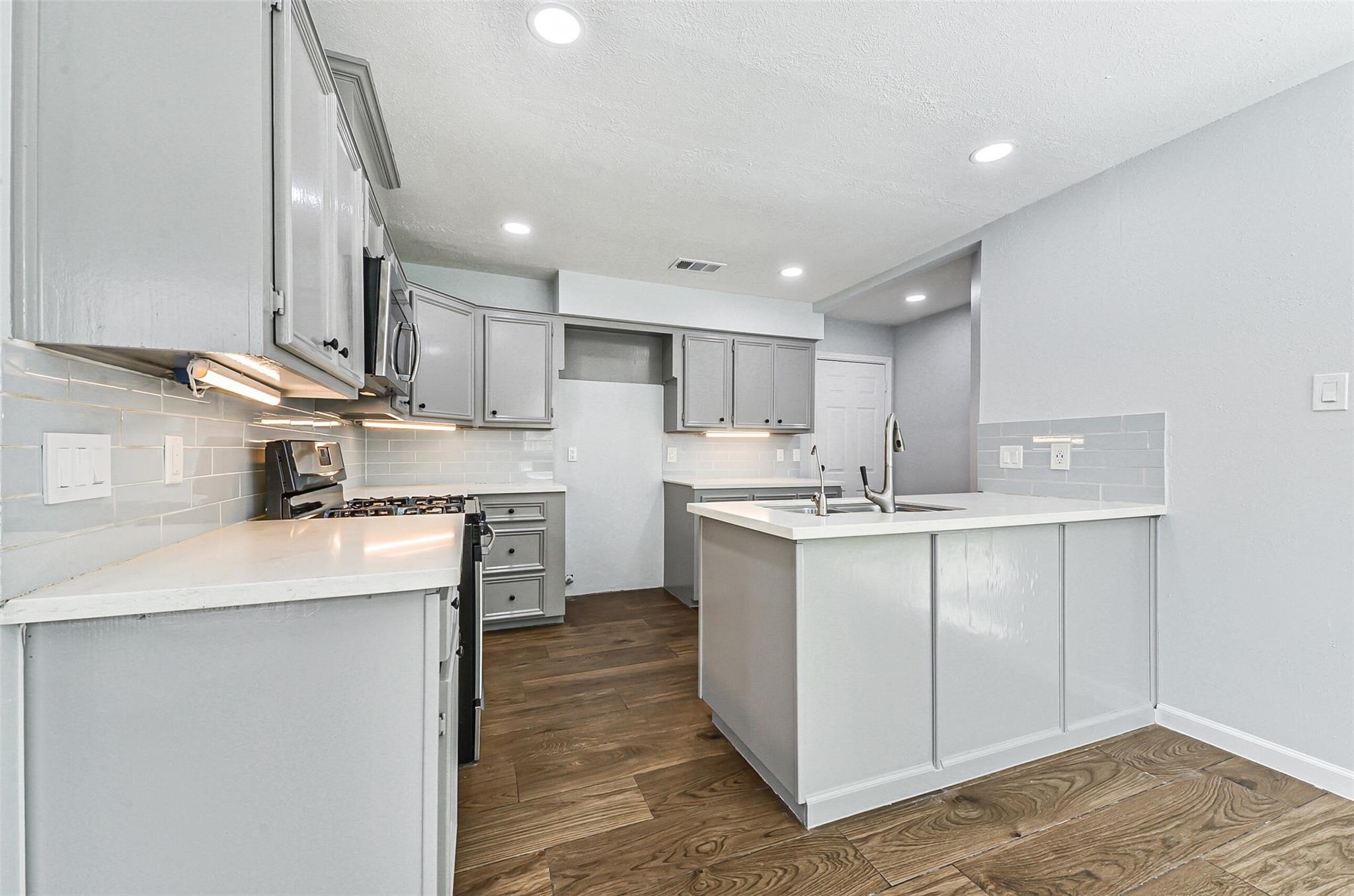 13603 Stonehenge Drive, Sugar Land, TX 77498