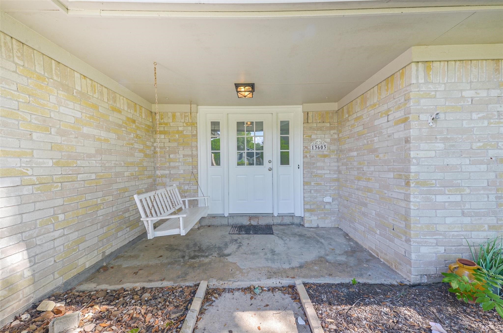 13603 Stonehenge Drive, Sugar Land, TX 77498