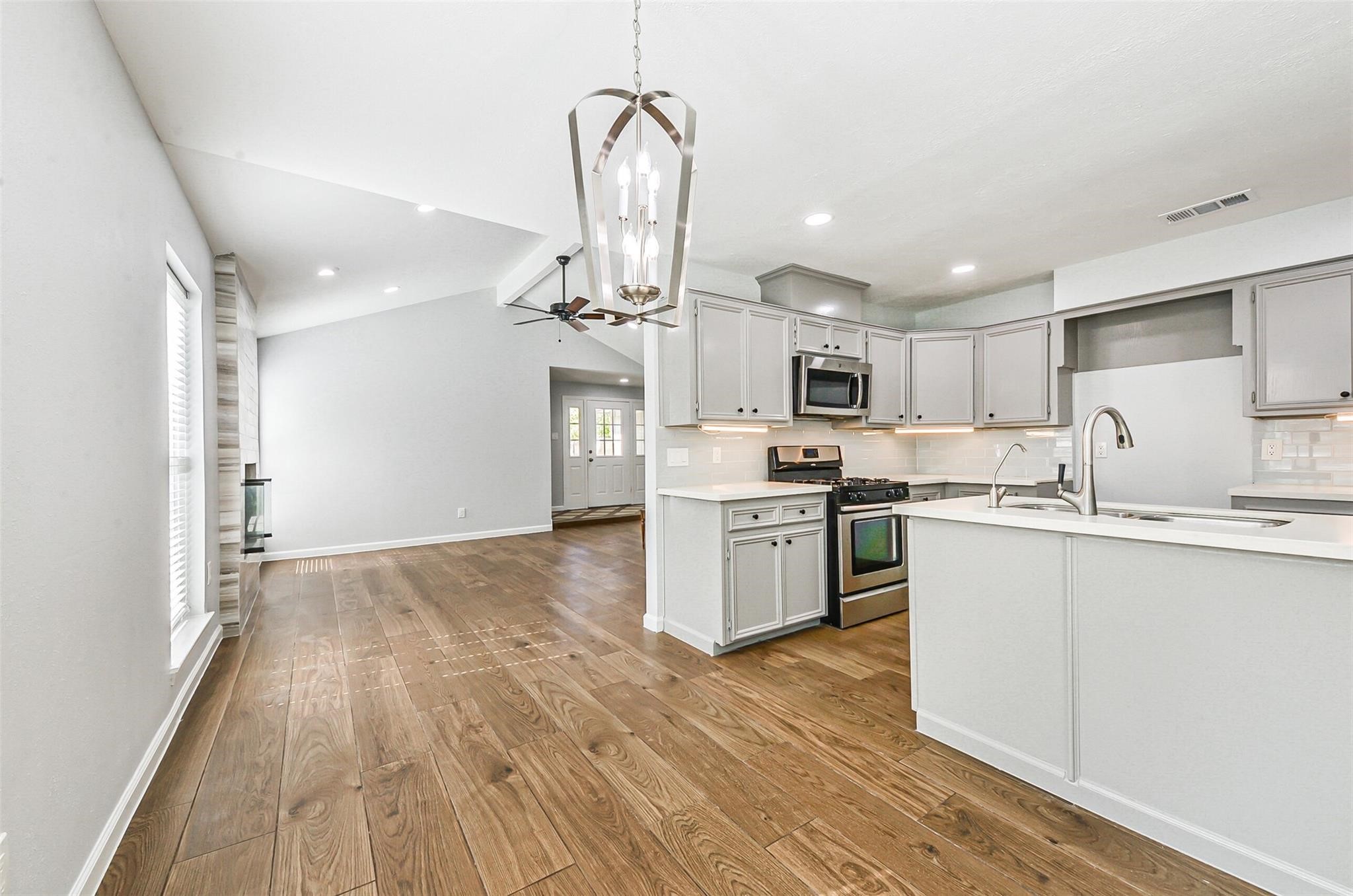 13603 Stonehenge Drive, Sugar Land, TX 77498