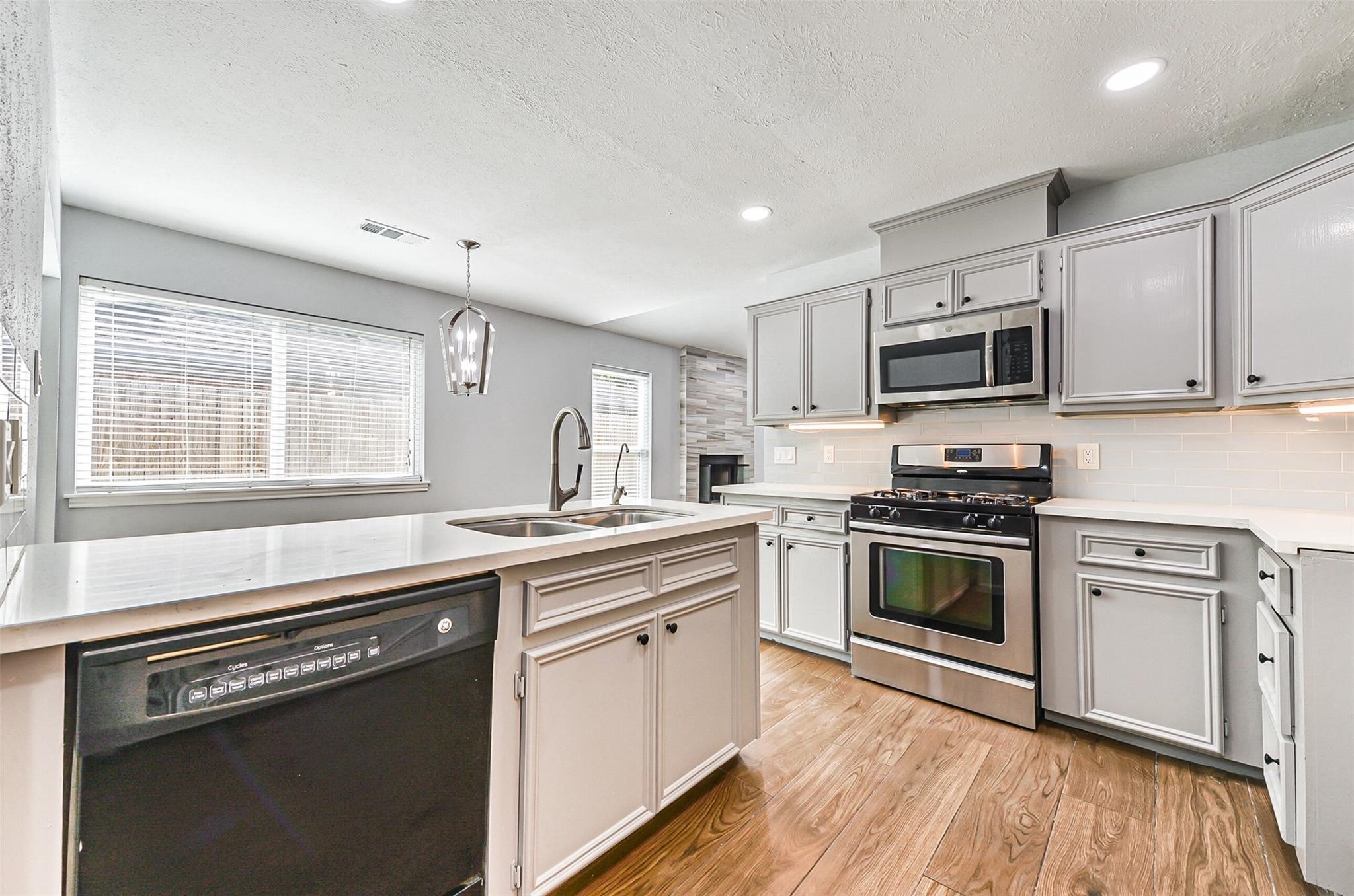 13603 Stonehenge Drive, Sugar Land, TX 77498