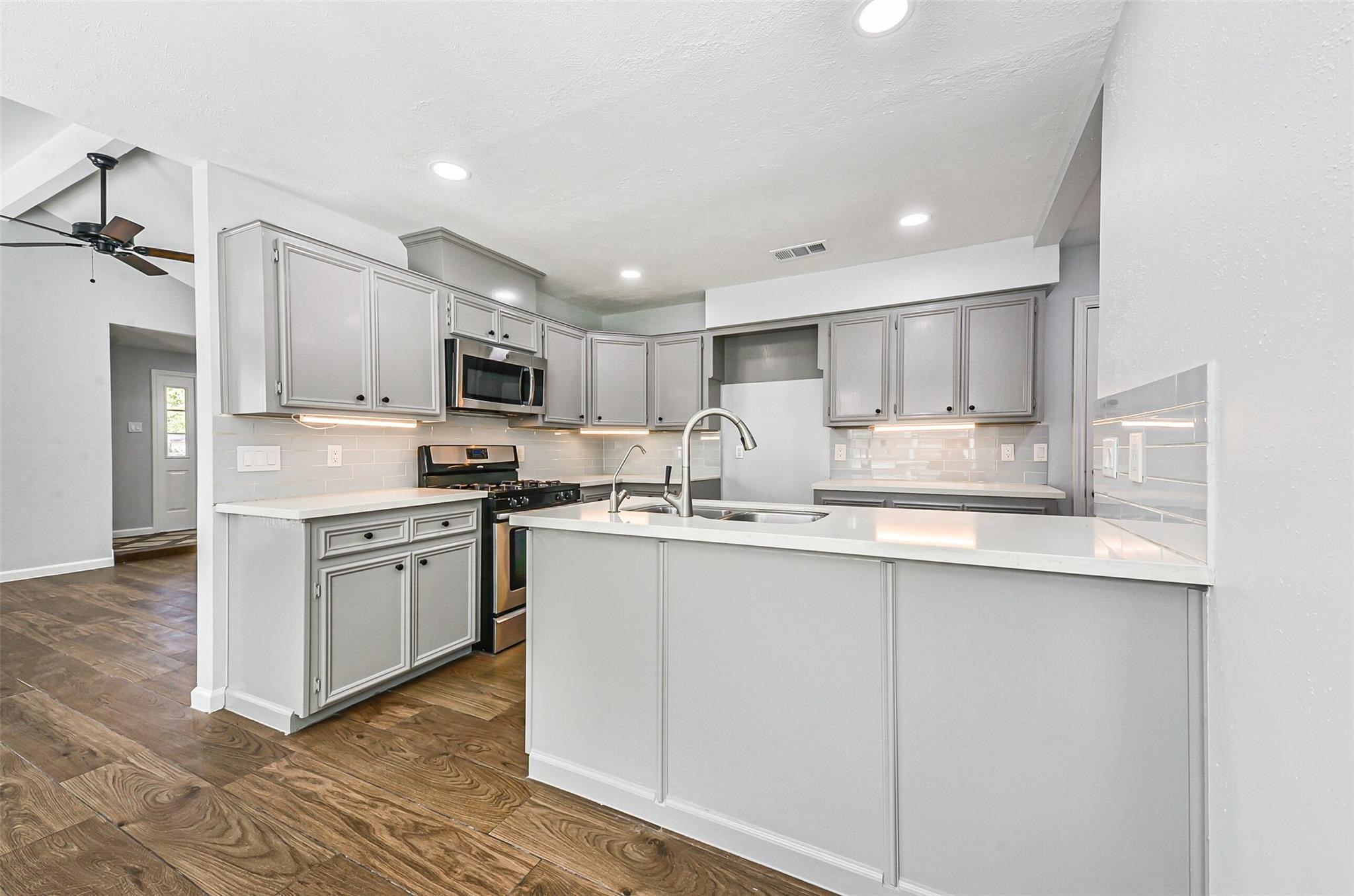 13603 Stonehenge Drive, Sugar Land, TX 77498