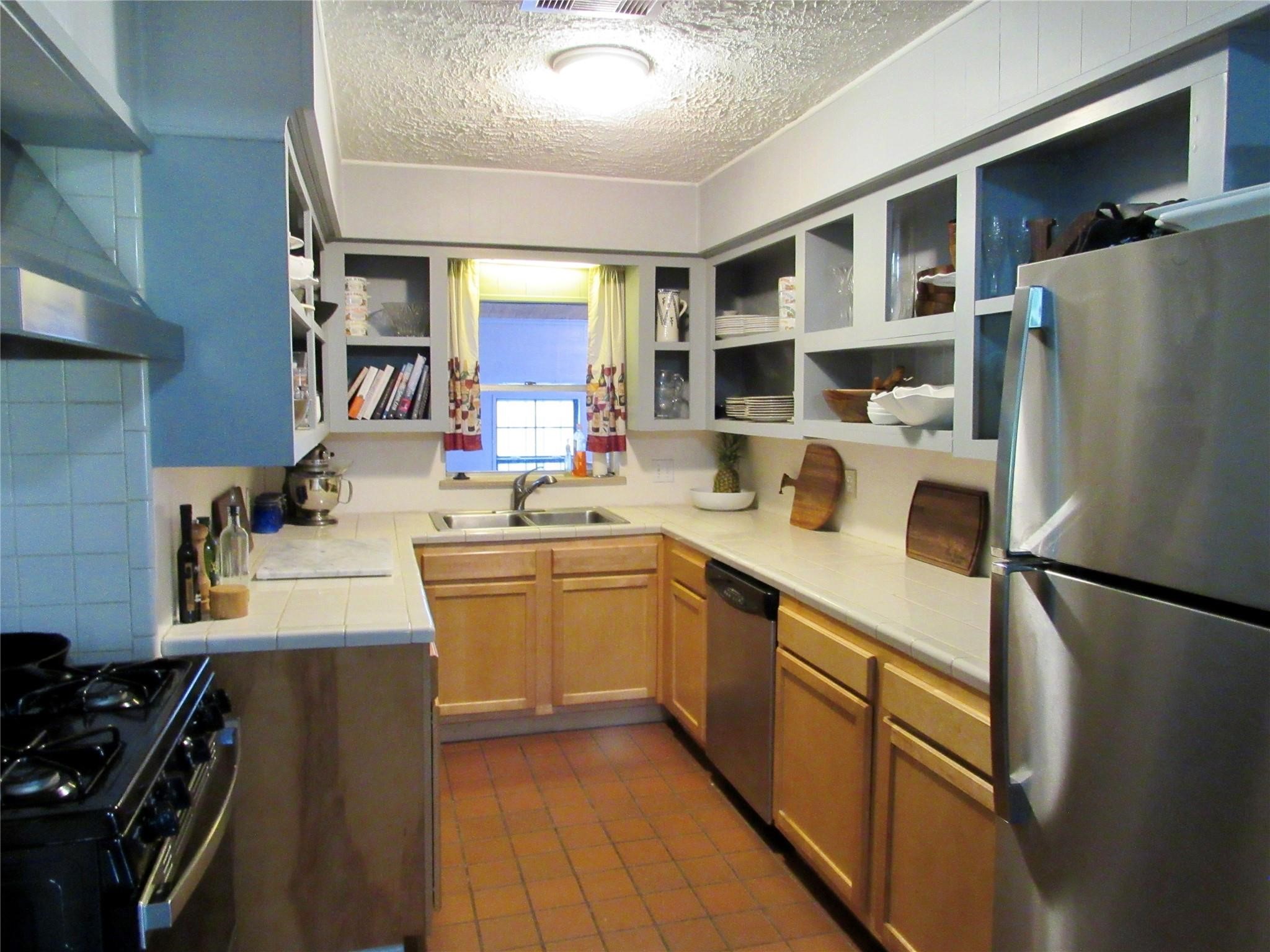 1126 W 22nd Street, Houston, TX 77008 1126 W 22nd Street, Houston, TX 77008